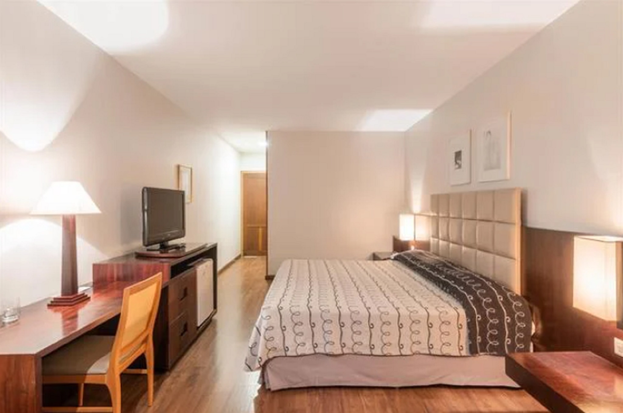 Junior Suite King Size Bed