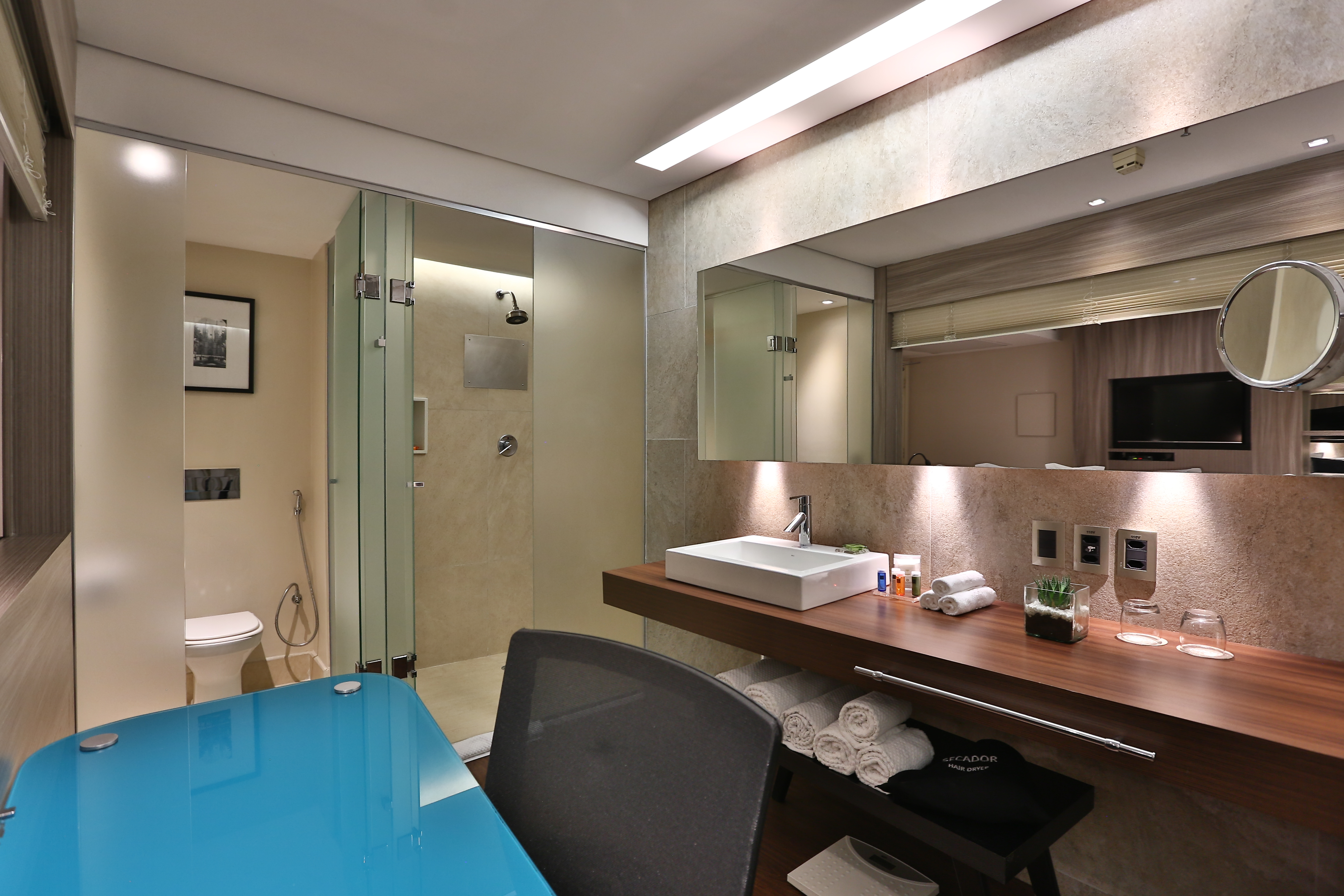 Double Business King Bed