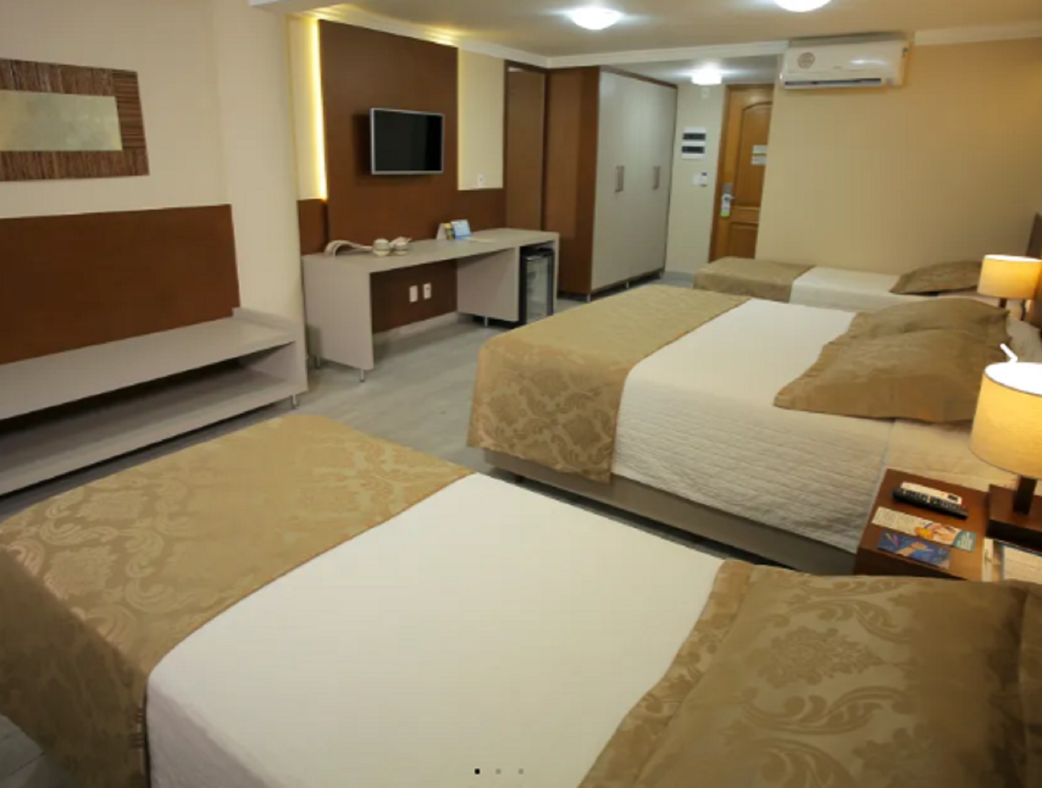 Family Room Capacity 2