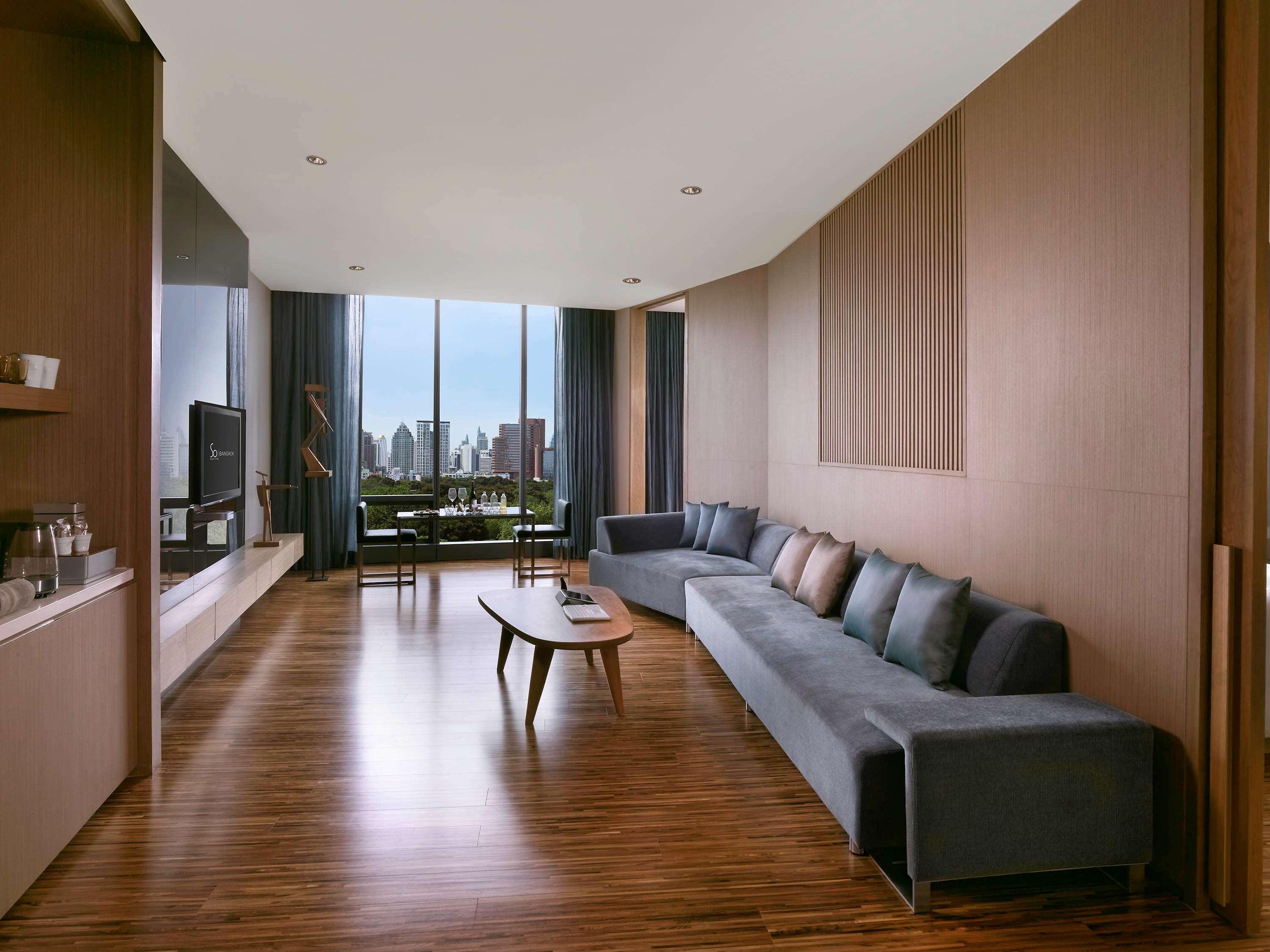 Double Club King Bed