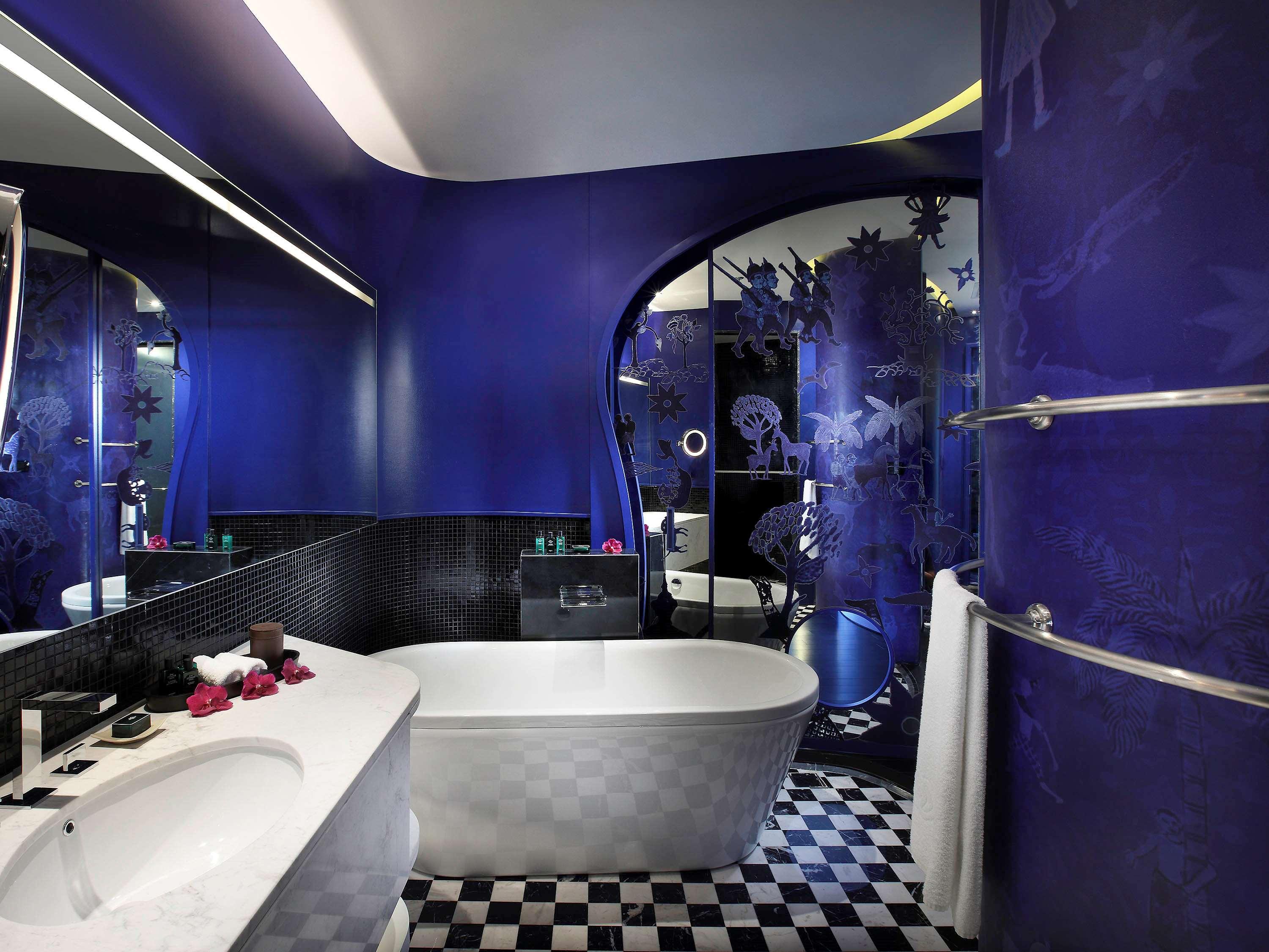 Double City View King Bed