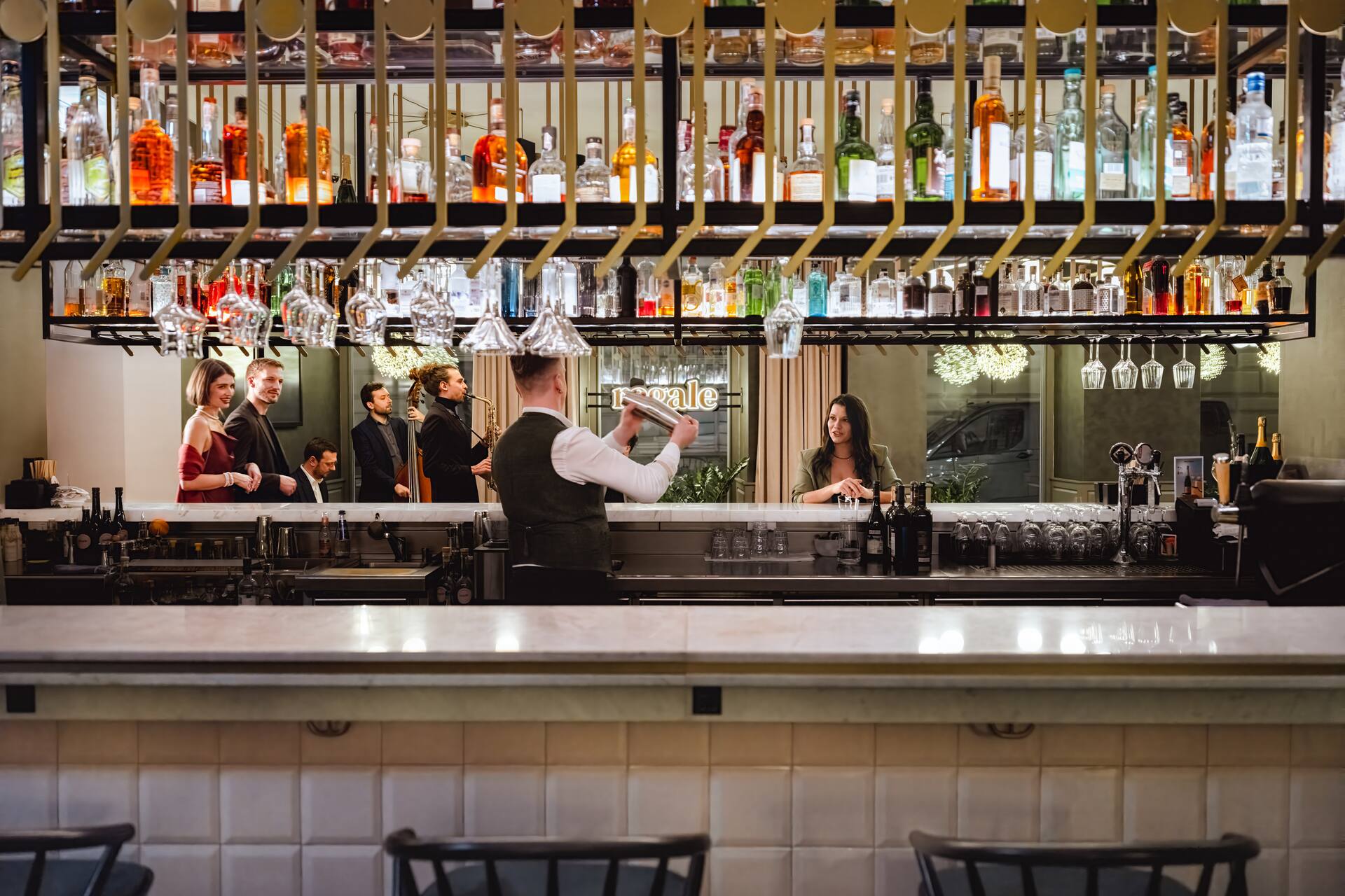 Bar