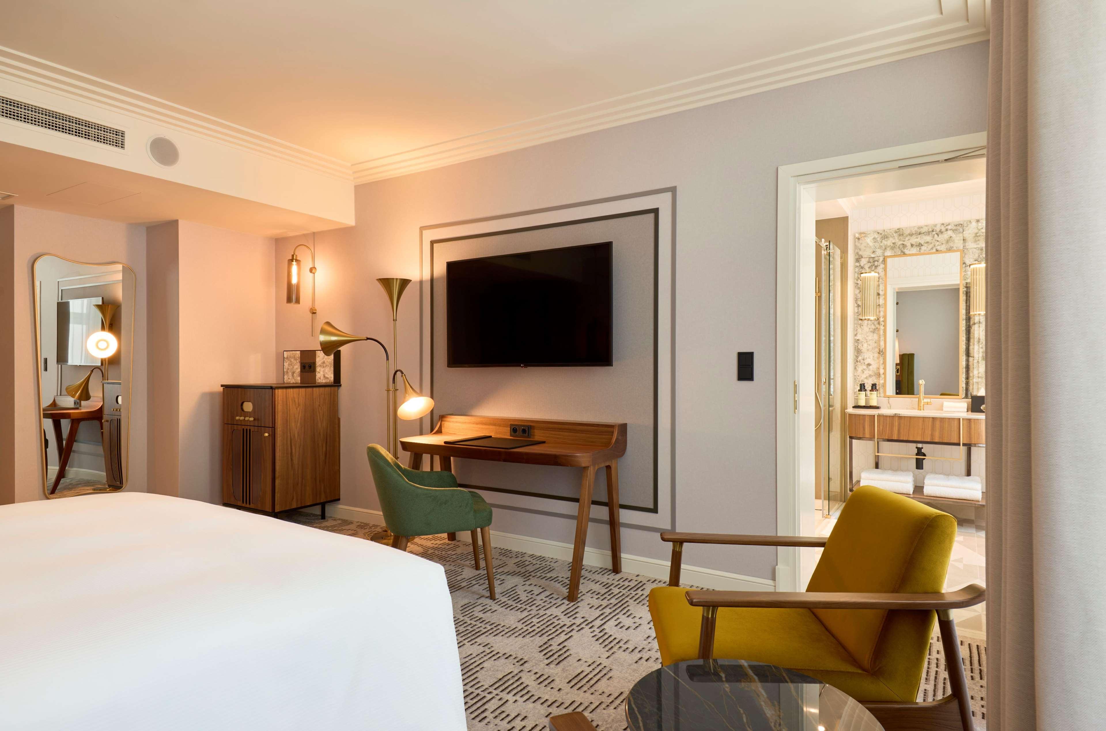 Double King Size Bed