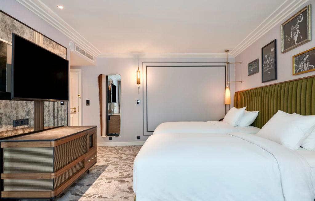 Double Deluxe Two Double Beds