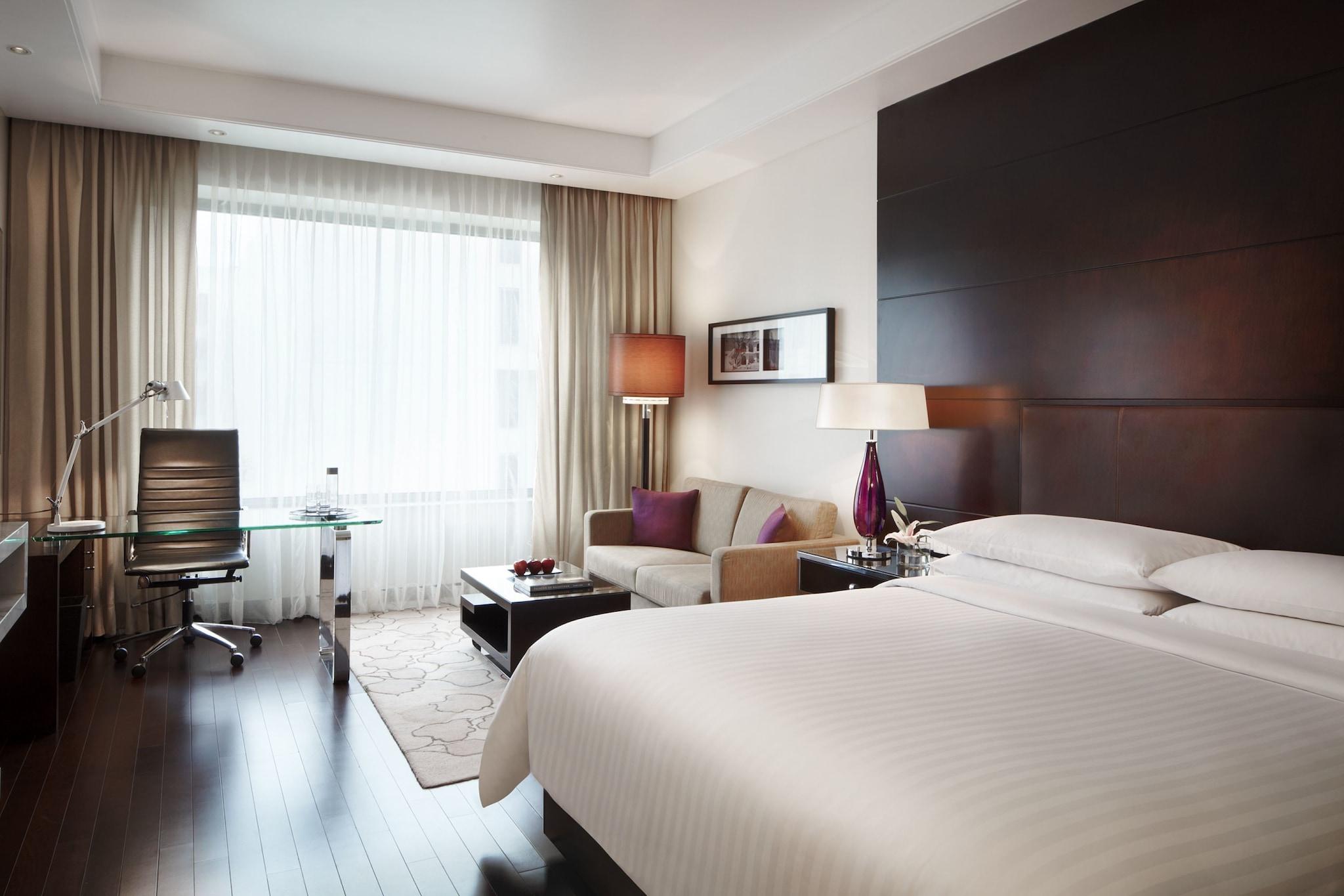 Double Deluxe King Bed