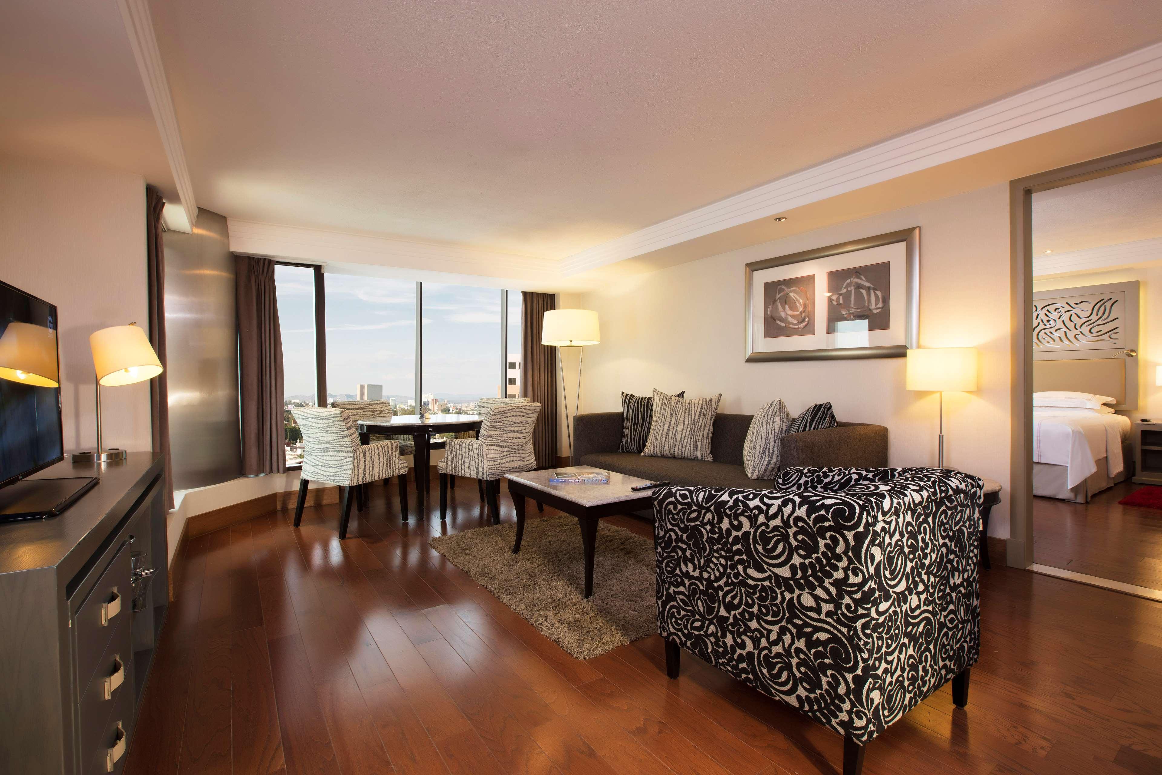 Junior Suite Executive King Bed