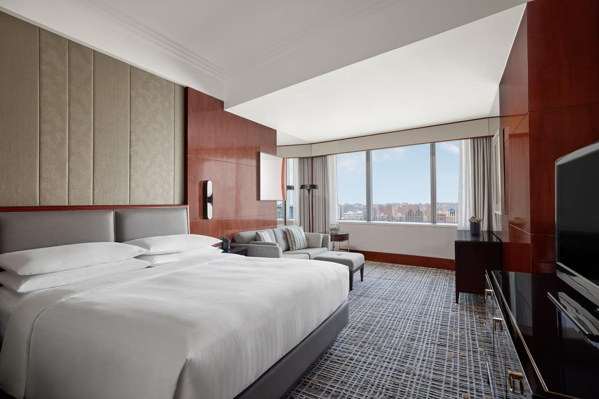 Suite King Bed One Bedroom 