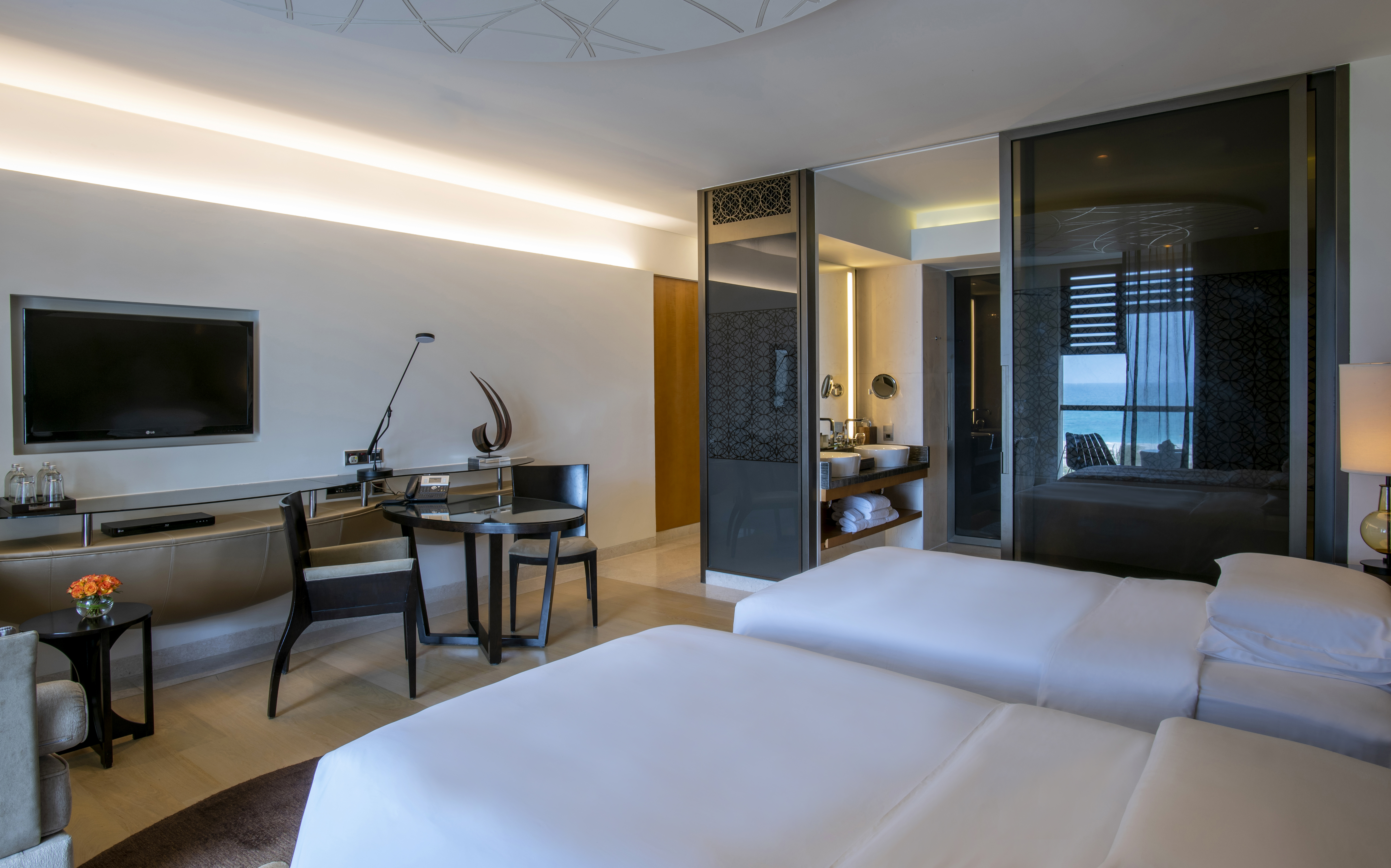 Double King Bed Non Smoking