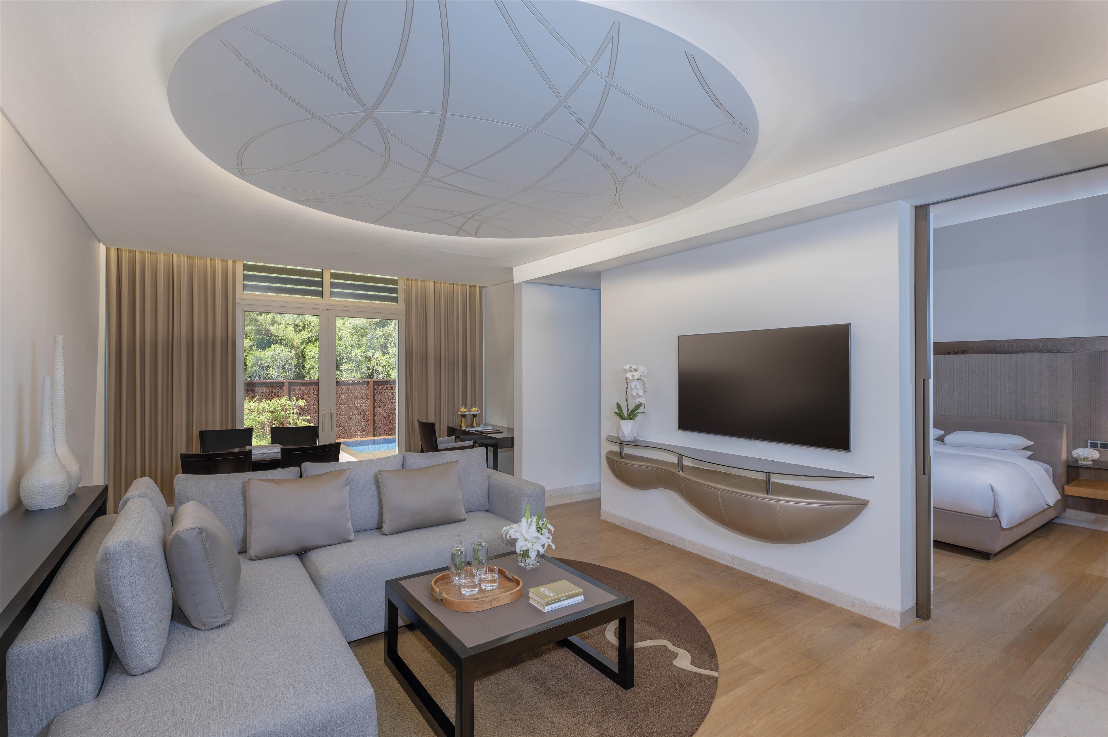 Suite Garden View King Bed