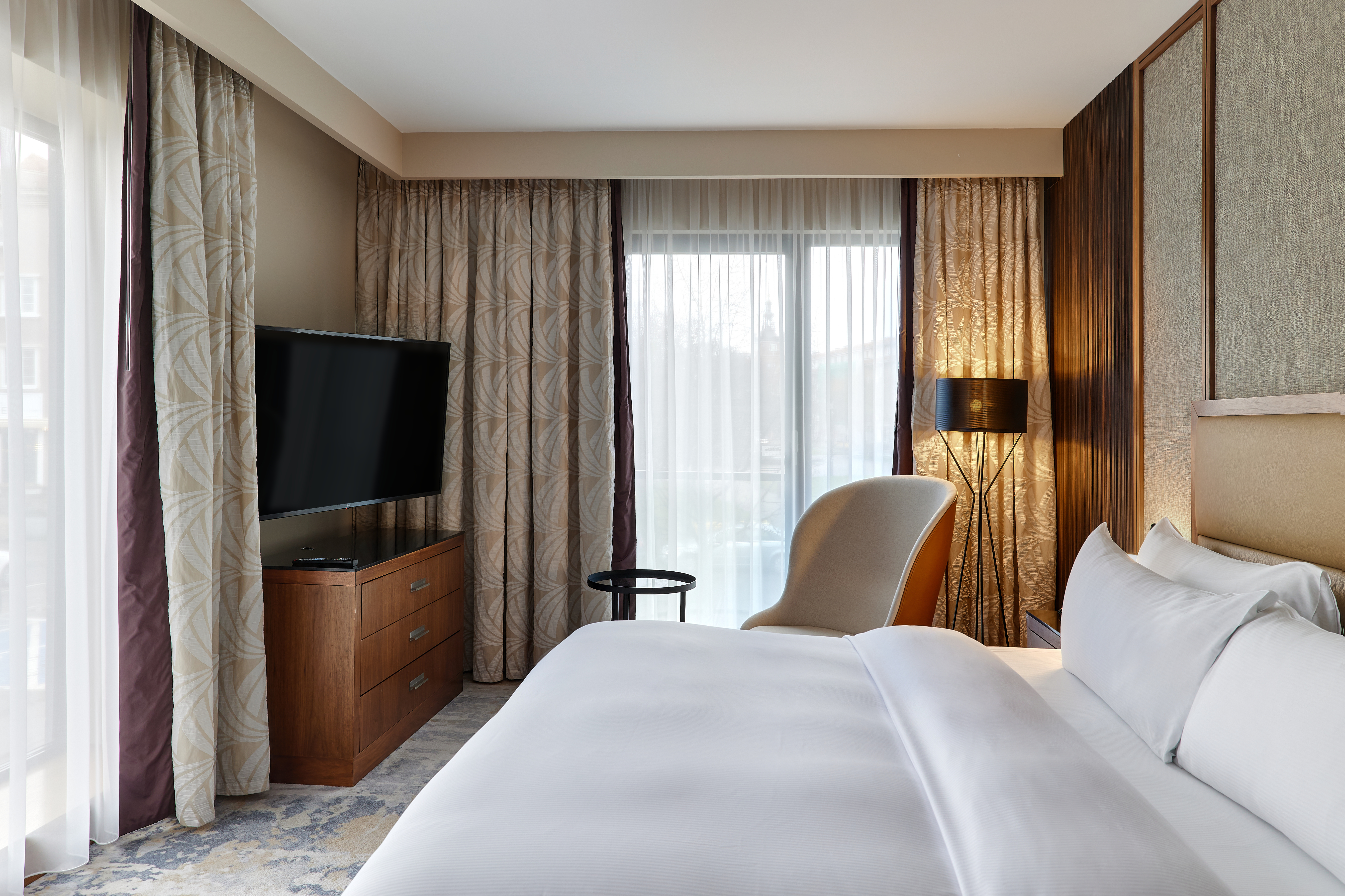 Double Guest Room King Bed