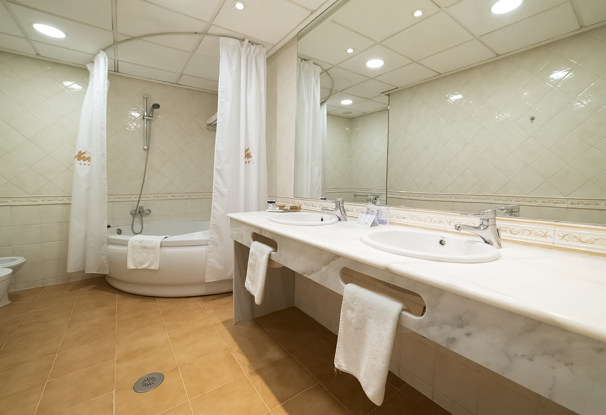 Junior Suite Capacity 1