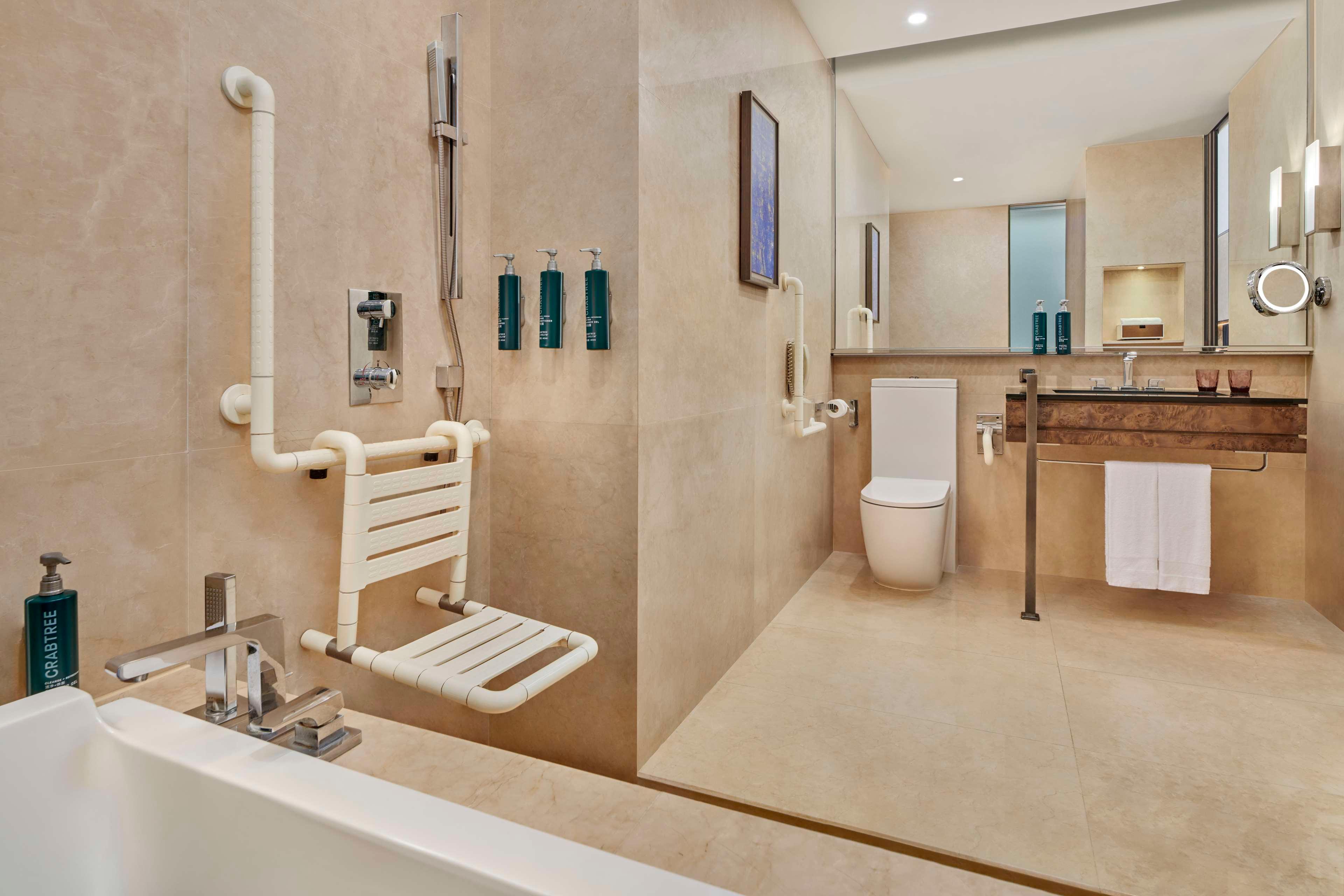 Double Deluxe King Bed