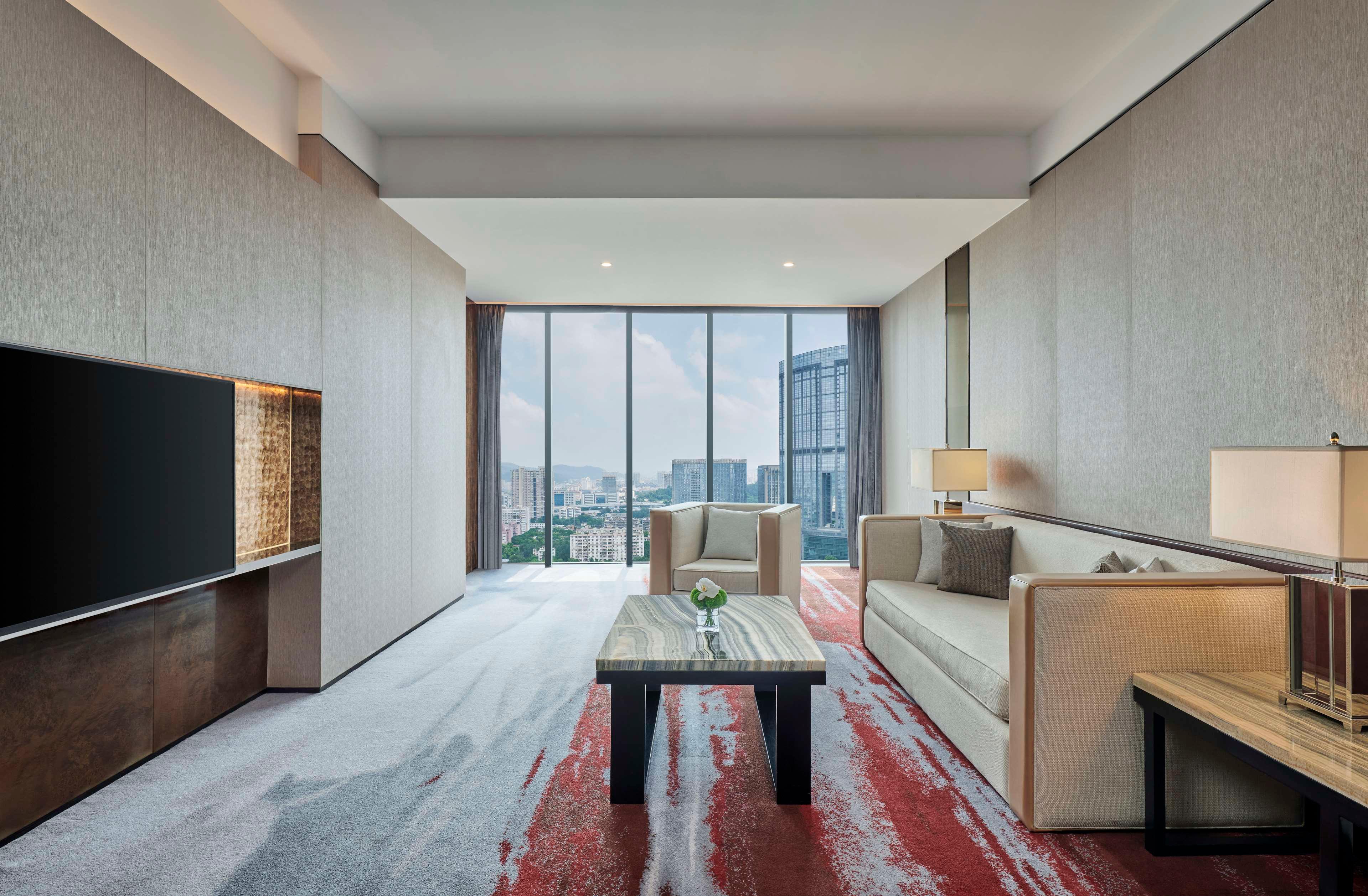 Suite Deluxe King Bed