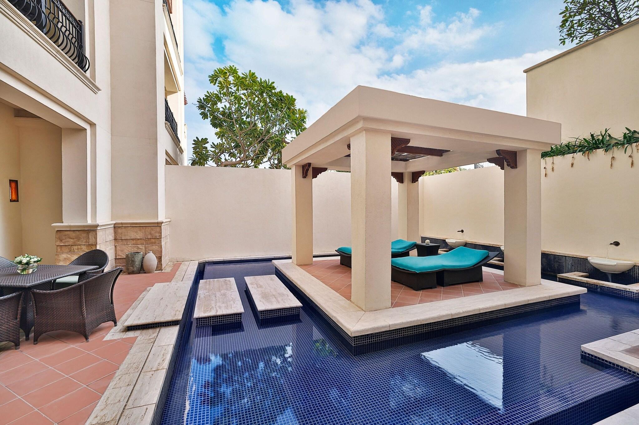 Suite Garden View King Bed