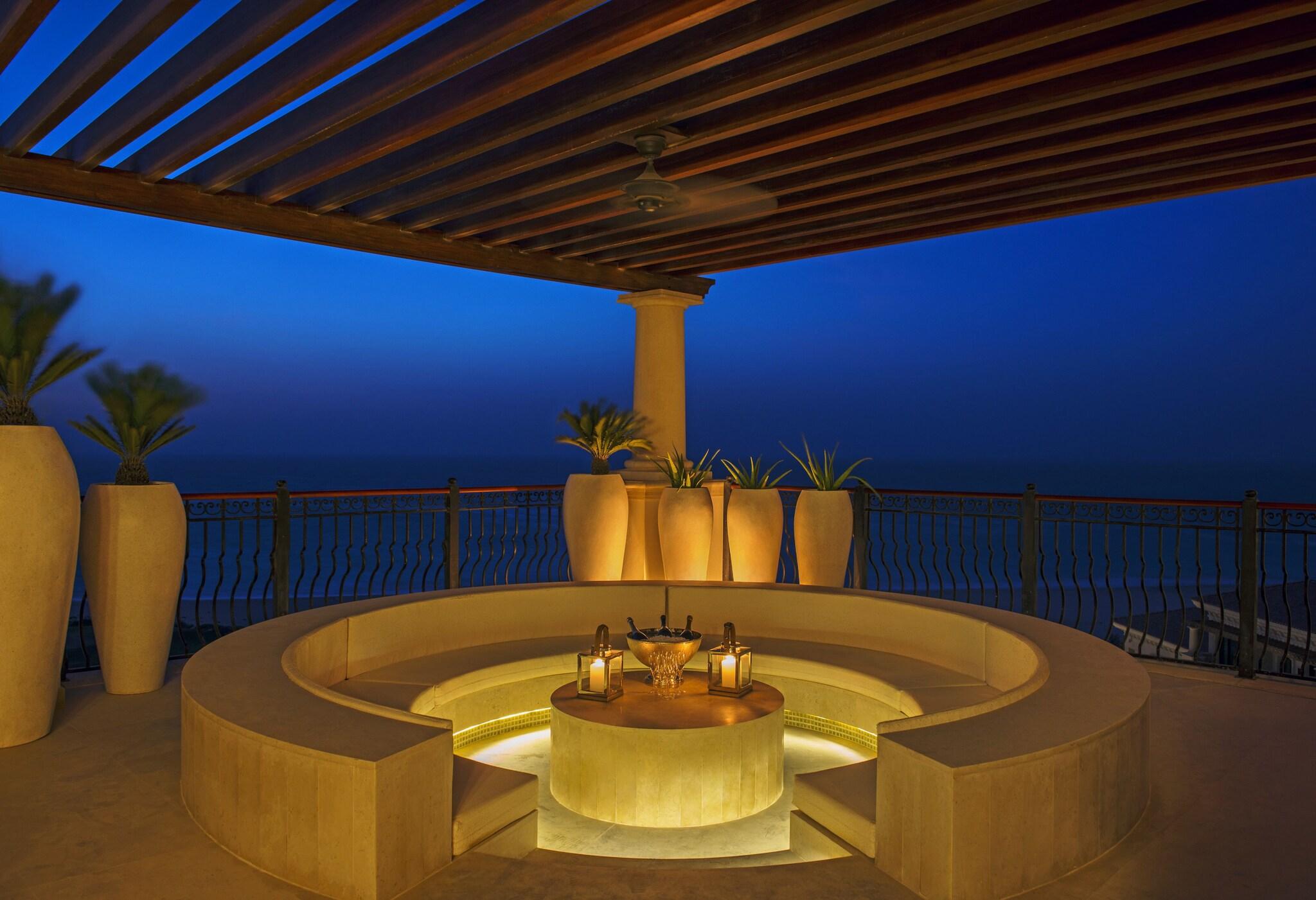 Suite Sea View King Bed