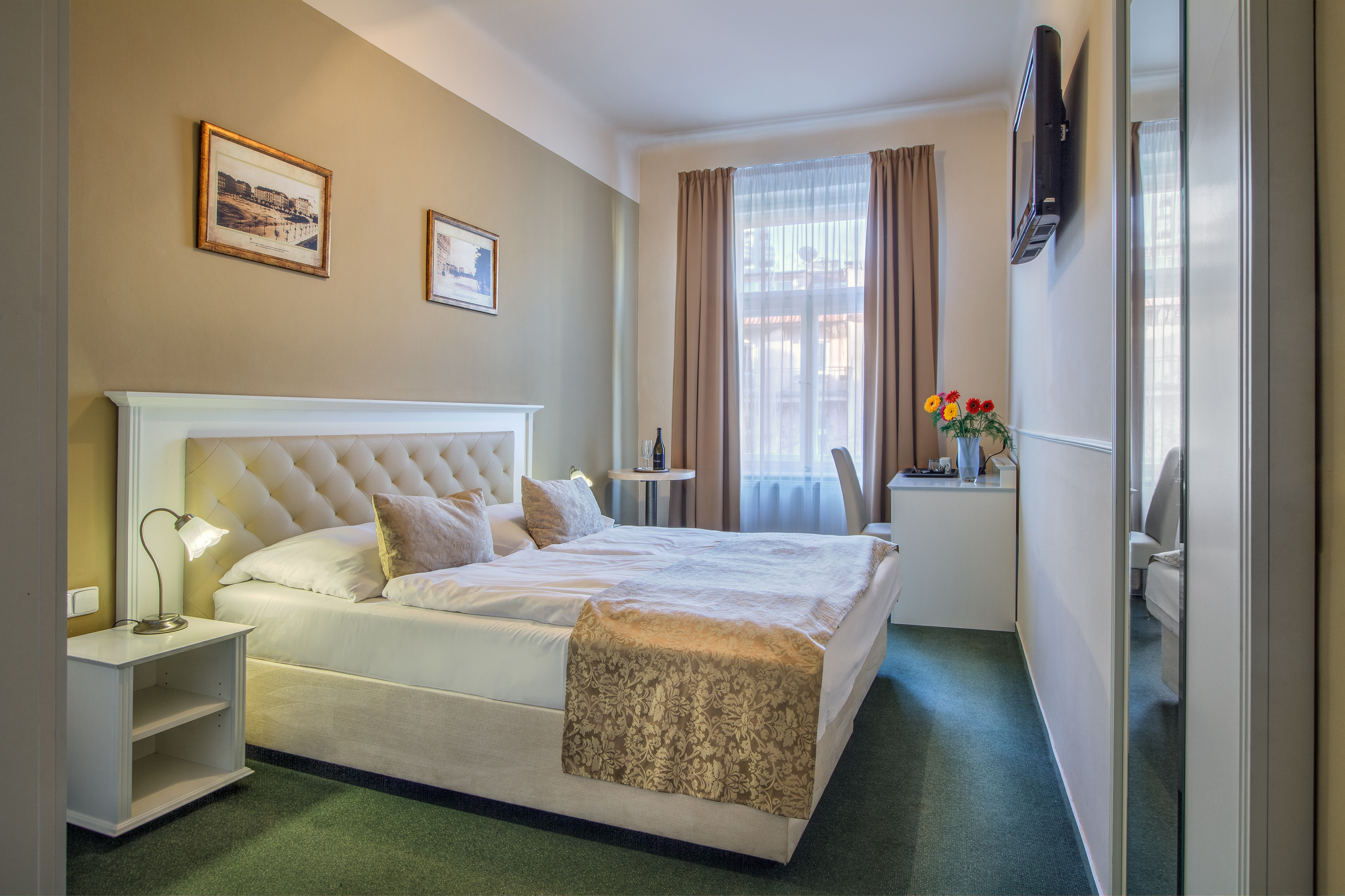 Double or Twin Standard