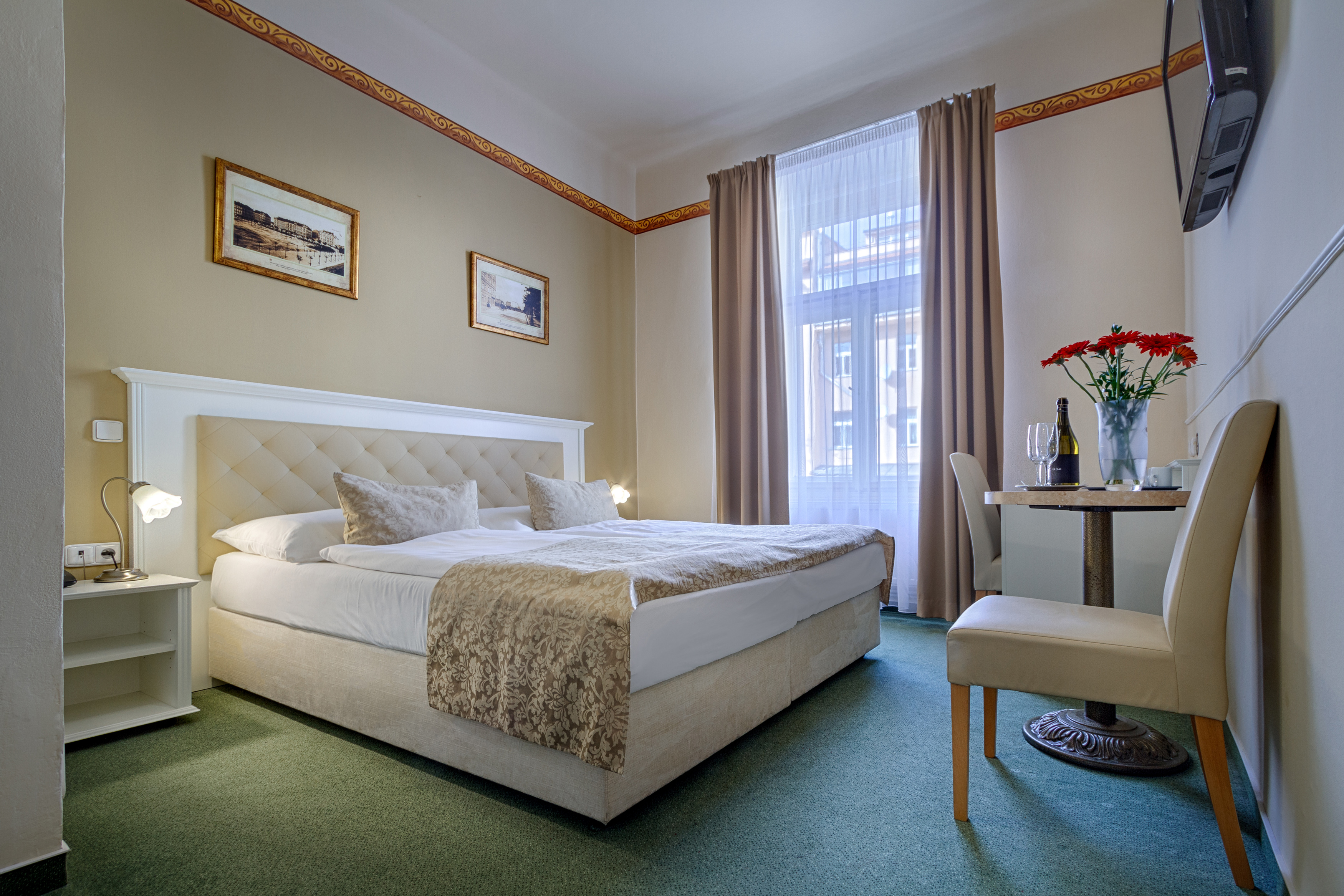 Double or Twin Standard