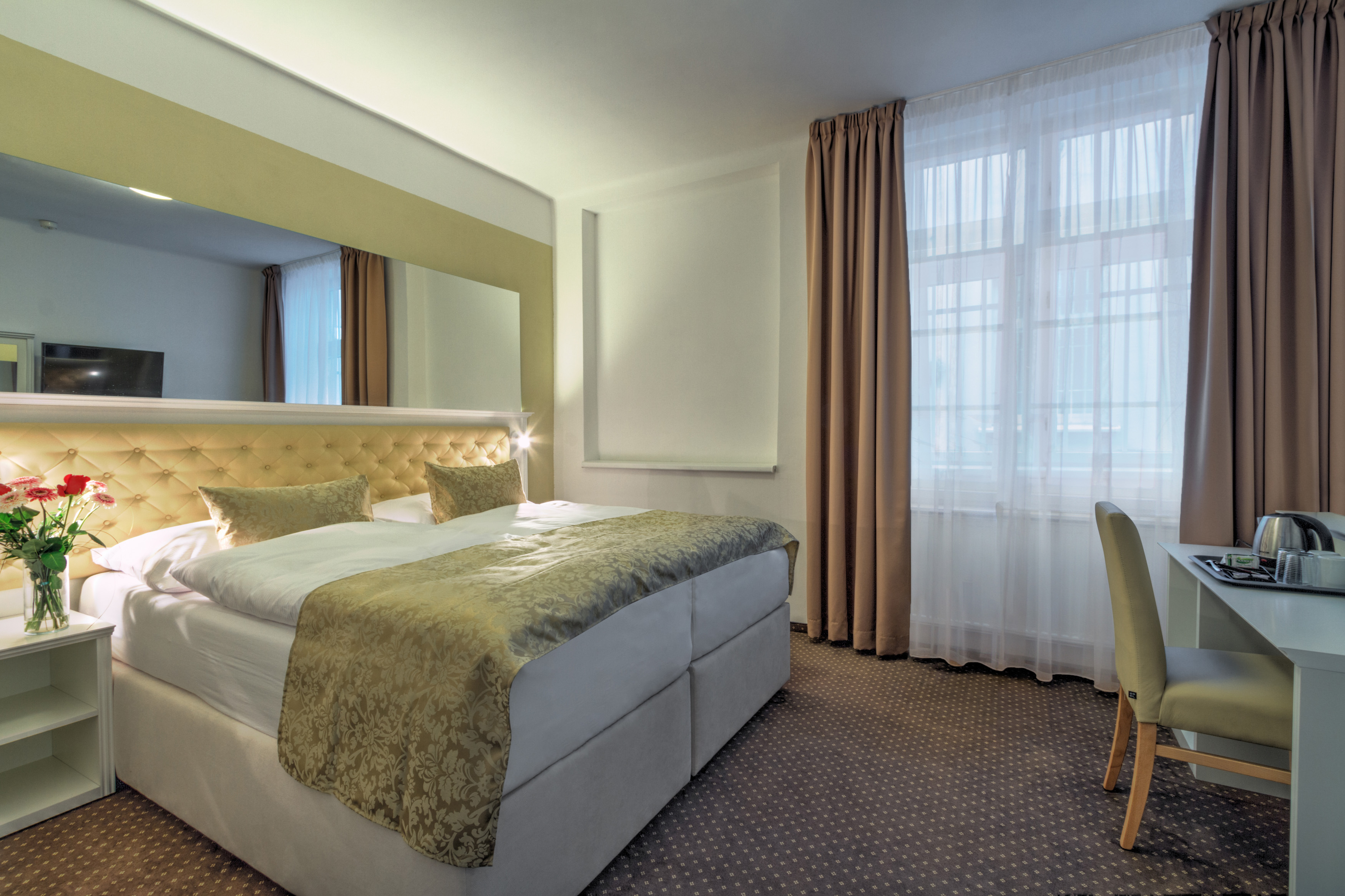 Double or Twin Standard