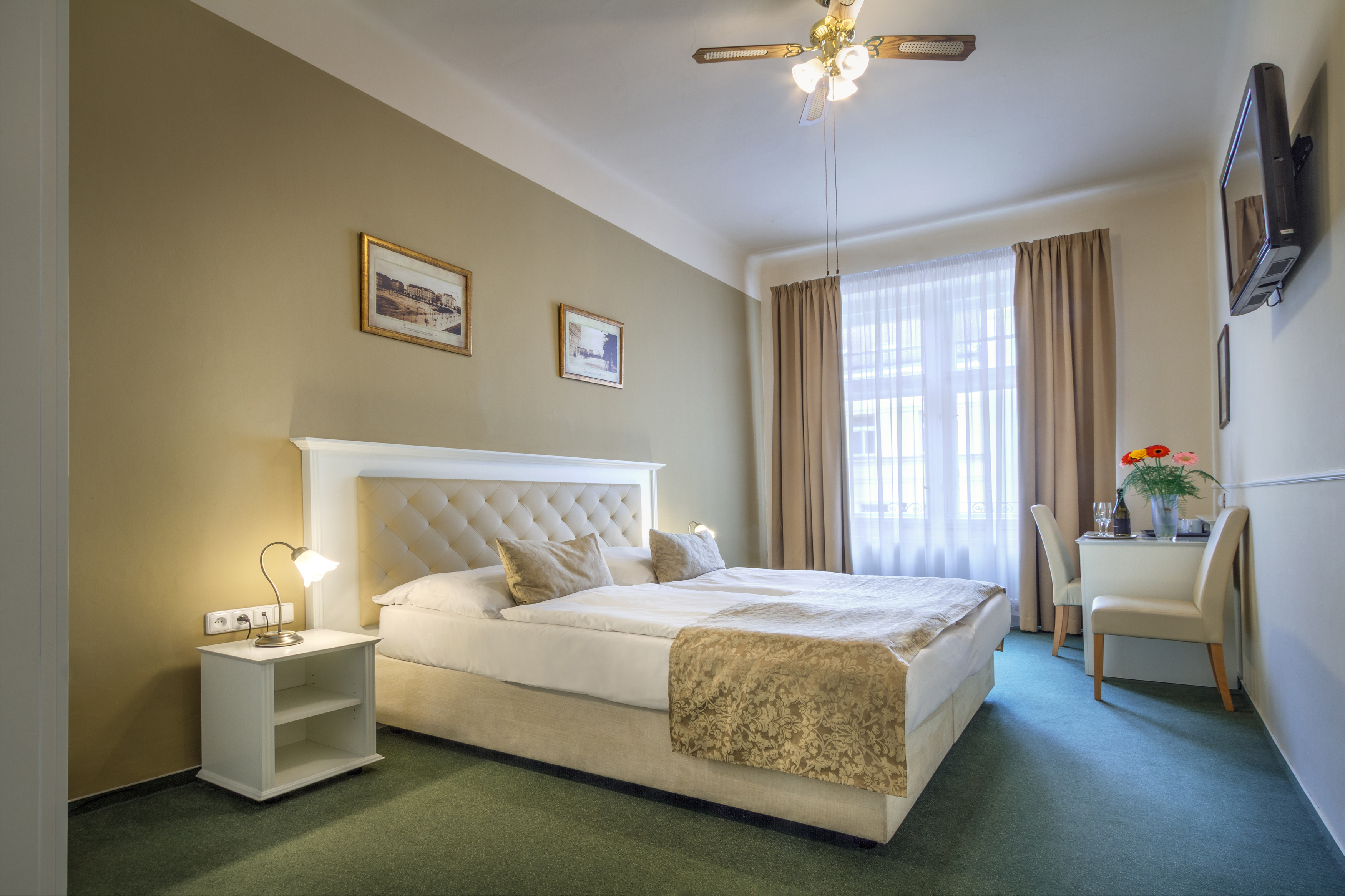 Double or Twin Standard