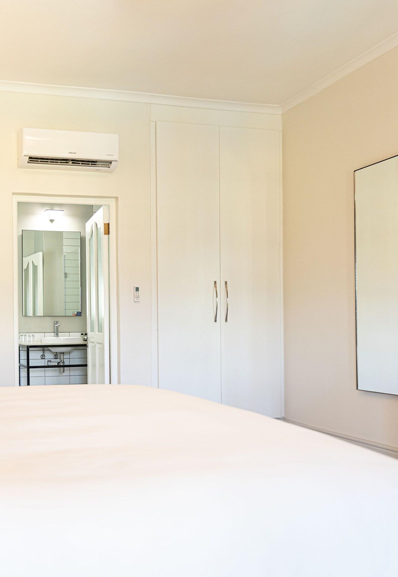 Double Deluxe King Bed