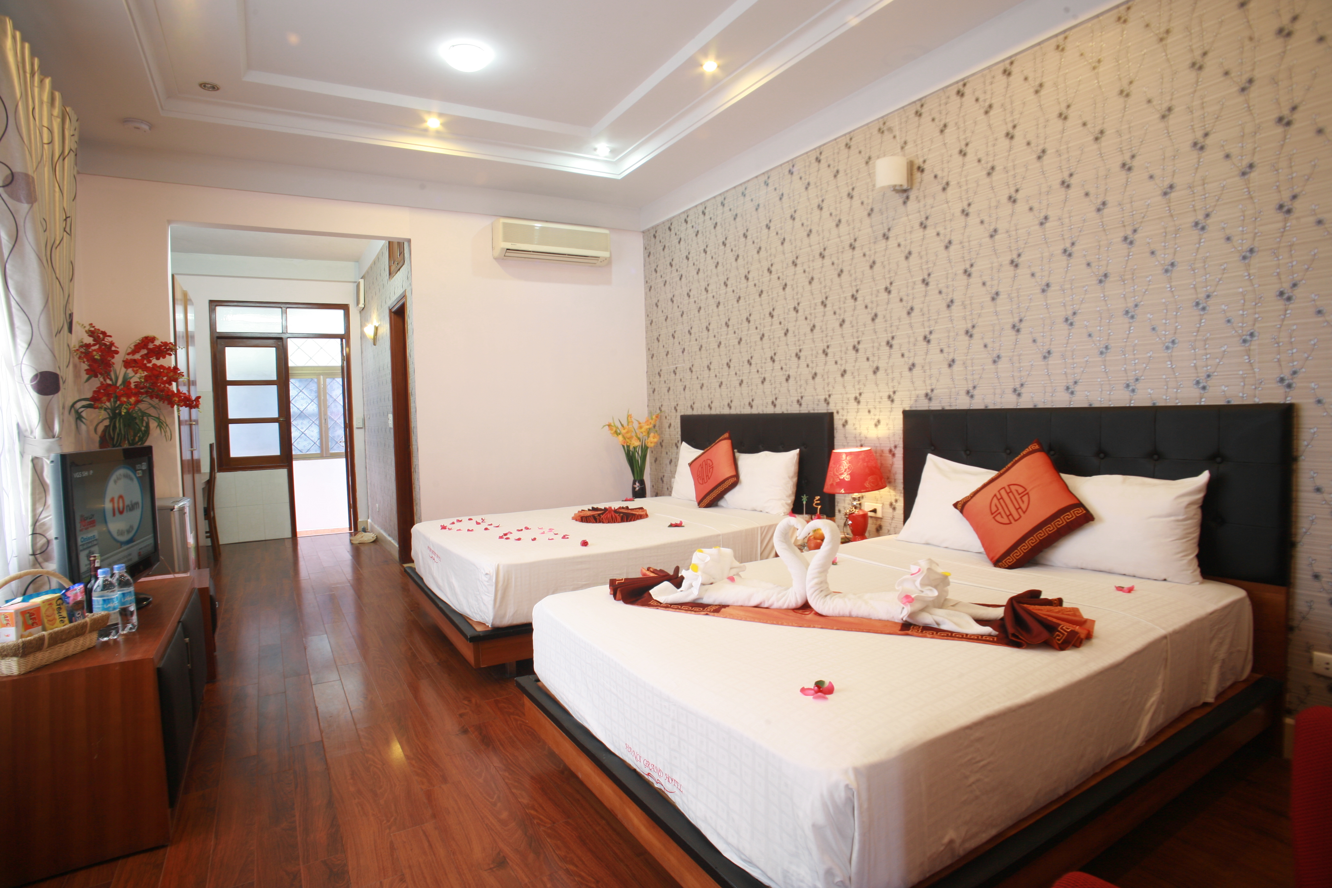 Triple Premium City View