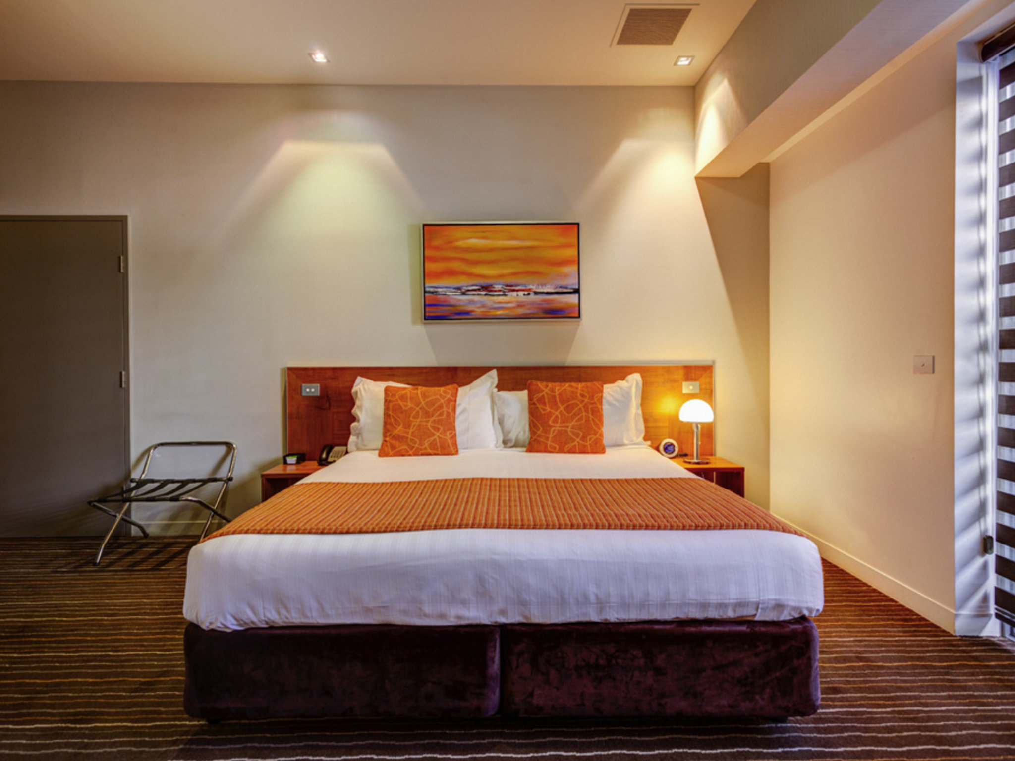 Studio King Size Bed