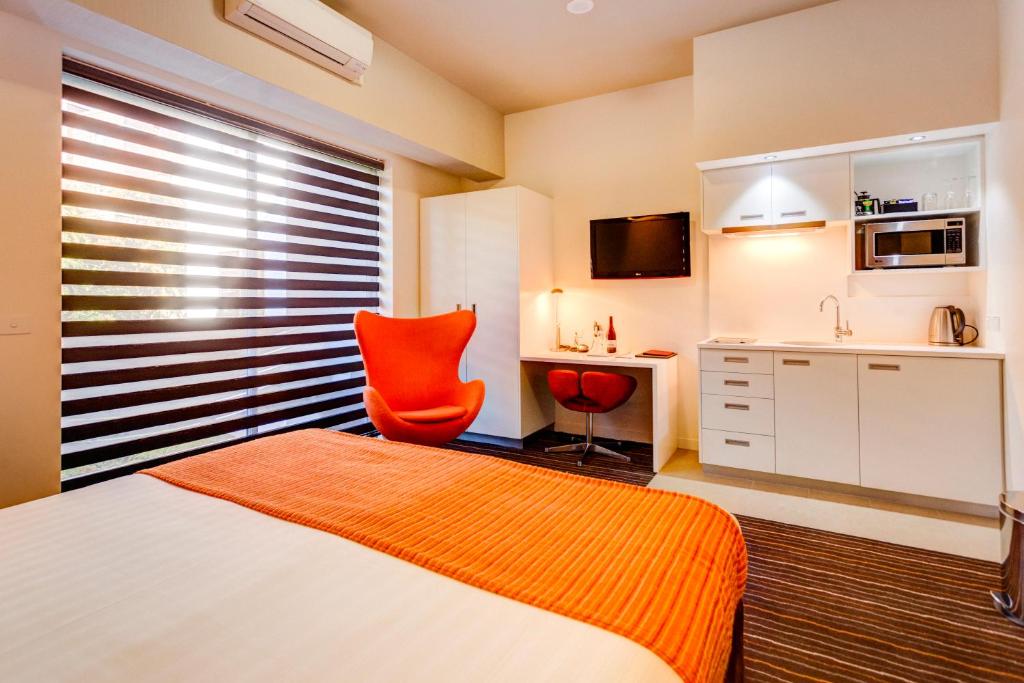 Studio King Size Bed