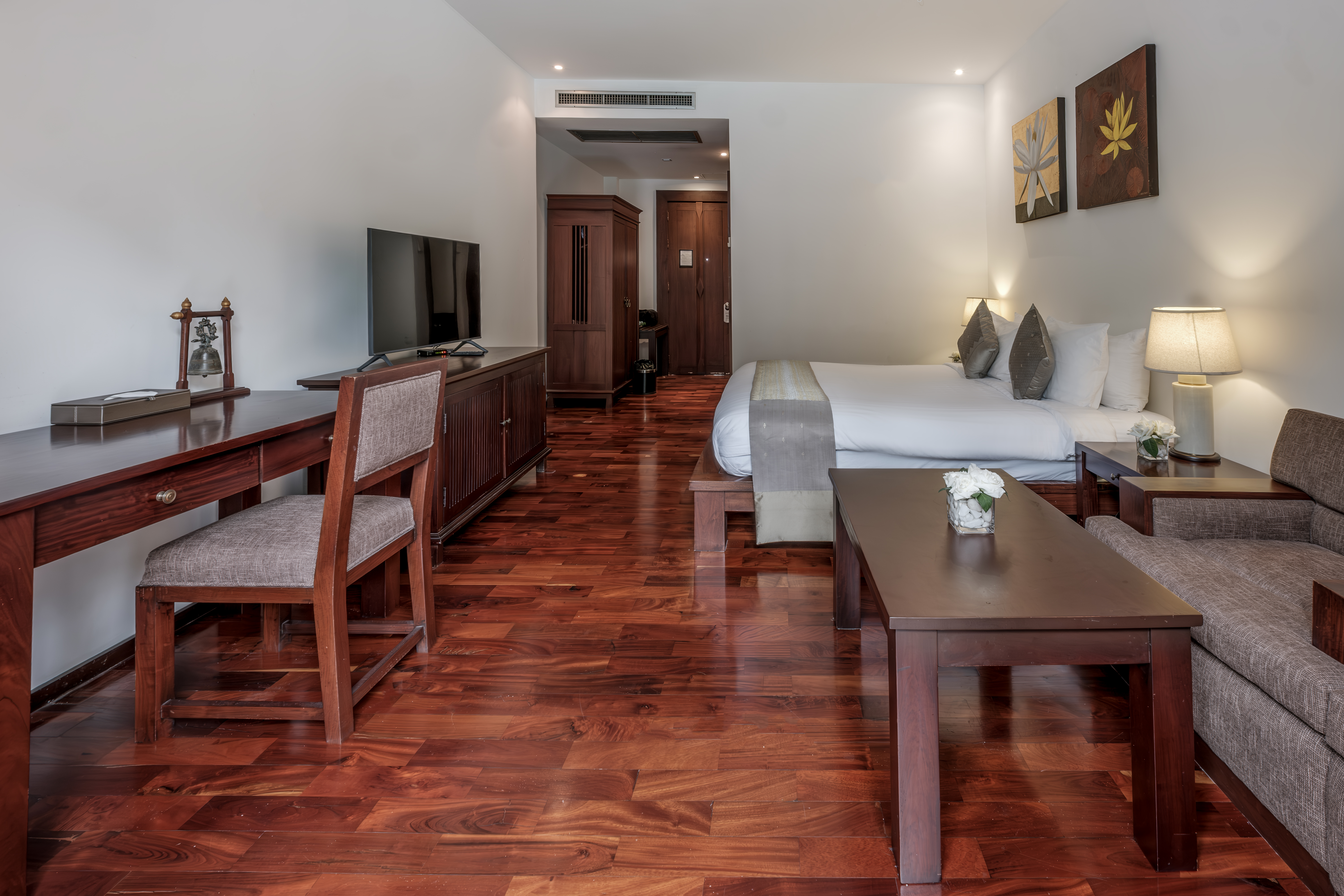 Double Deluxe One Bed