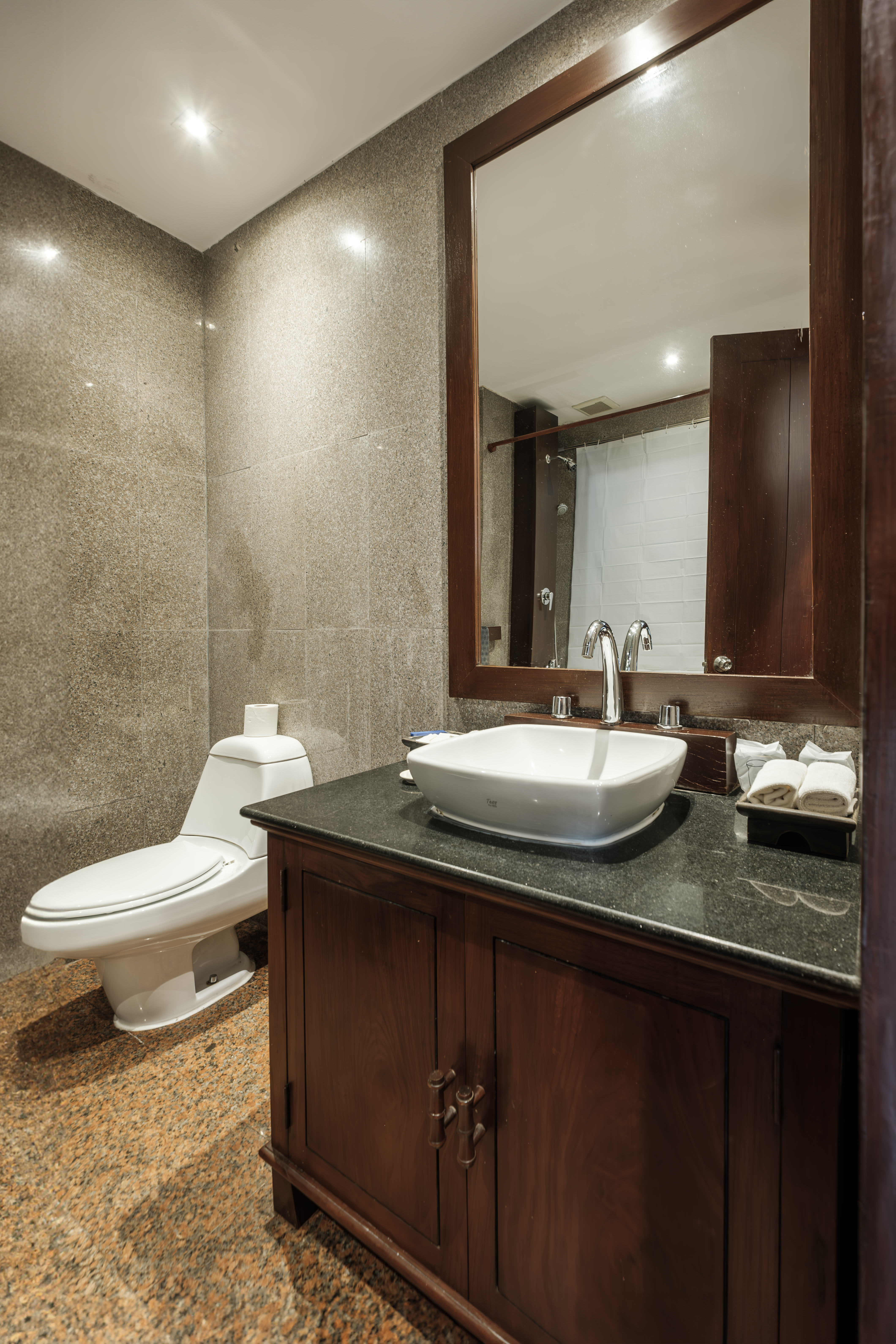 Twin Deluxe Two Beds