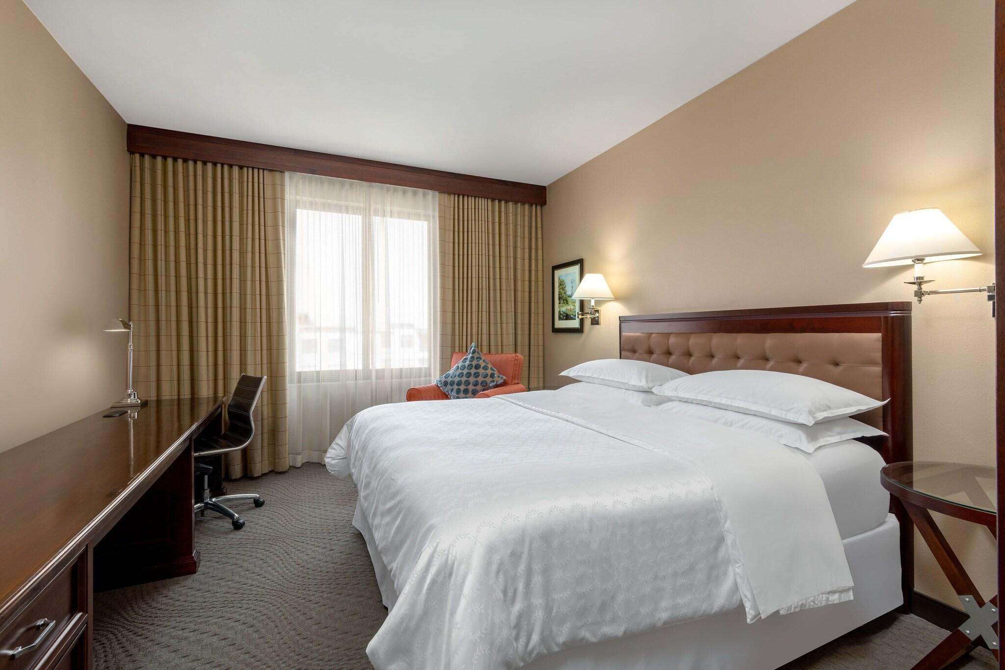 Double Club King Bed