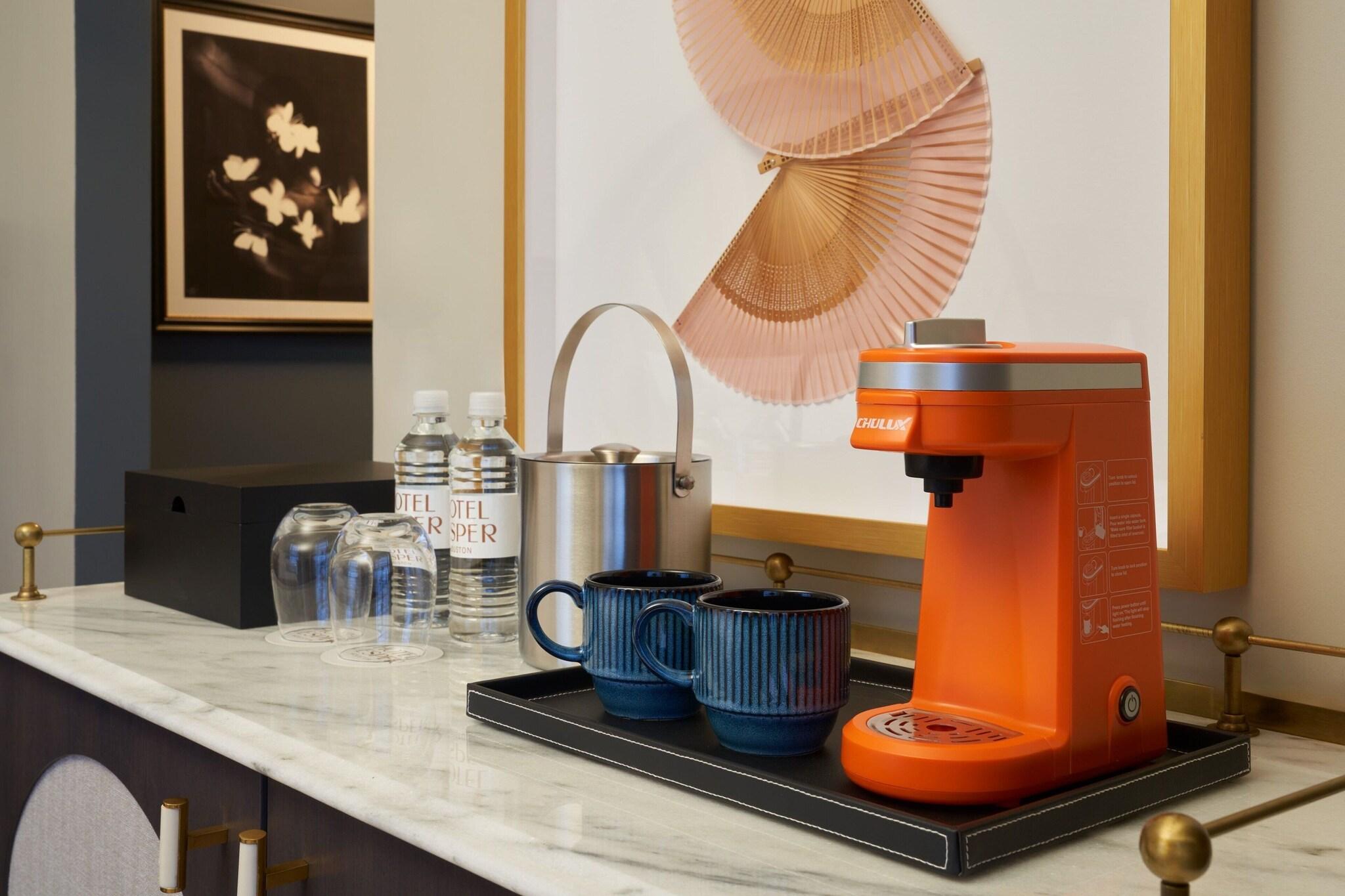 Suite Accessible King Size Bed