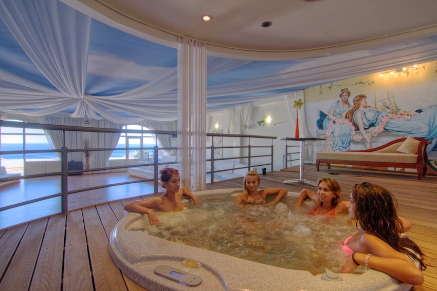 Bungalow Superior with Air Conditioning