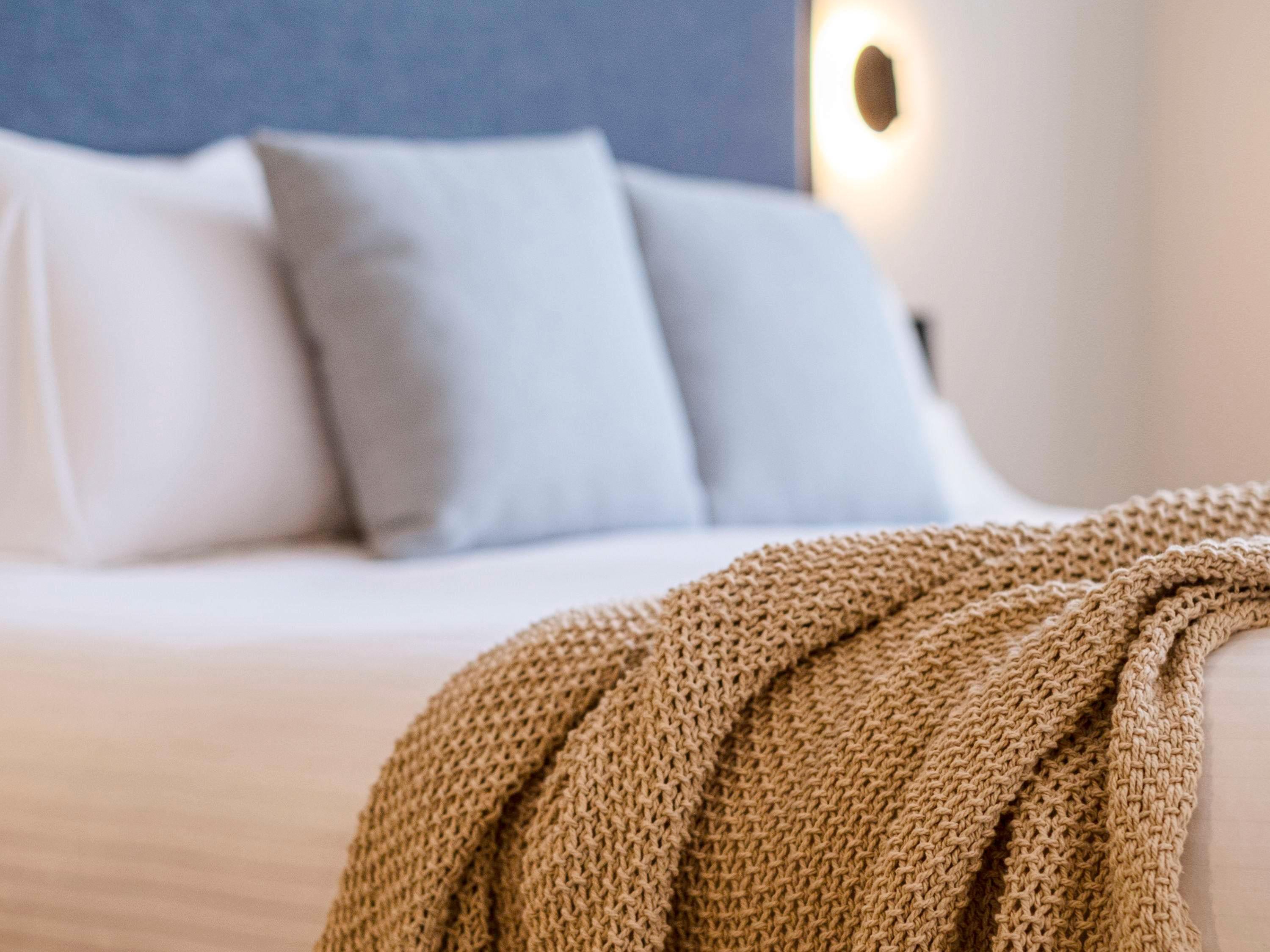 Double Queen Size Bed