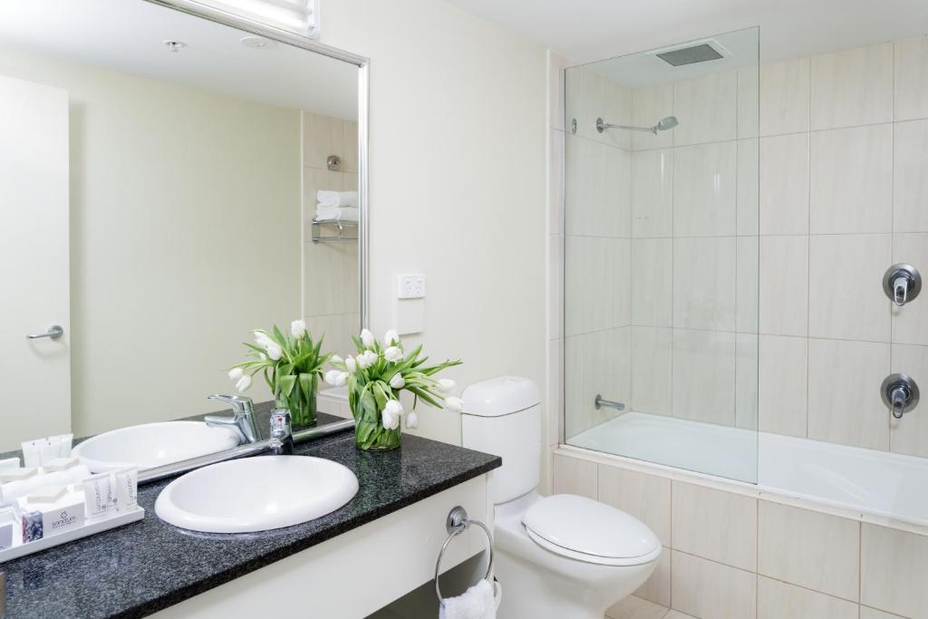 Studio King Size Bed