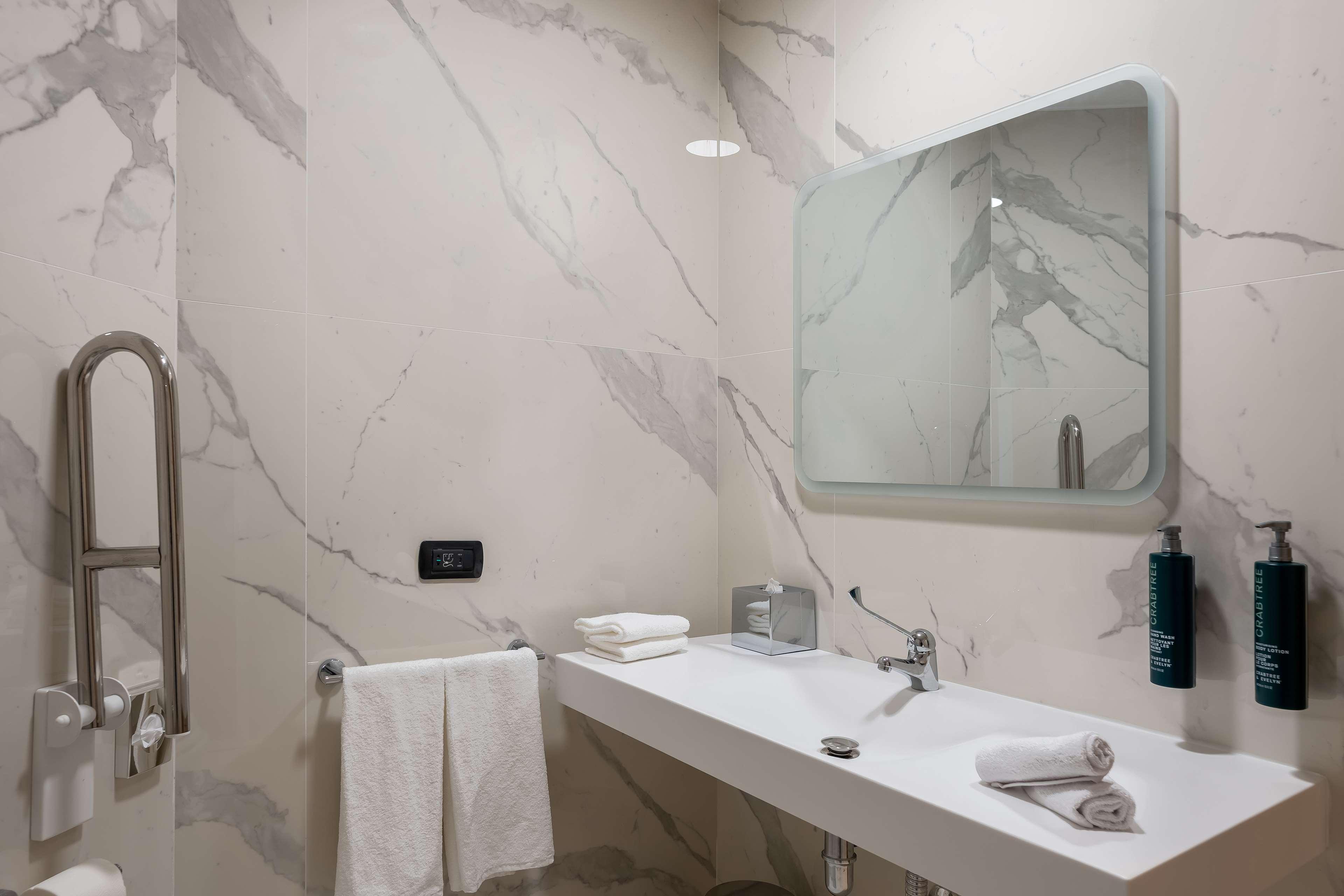 Double Deluxe King Bed