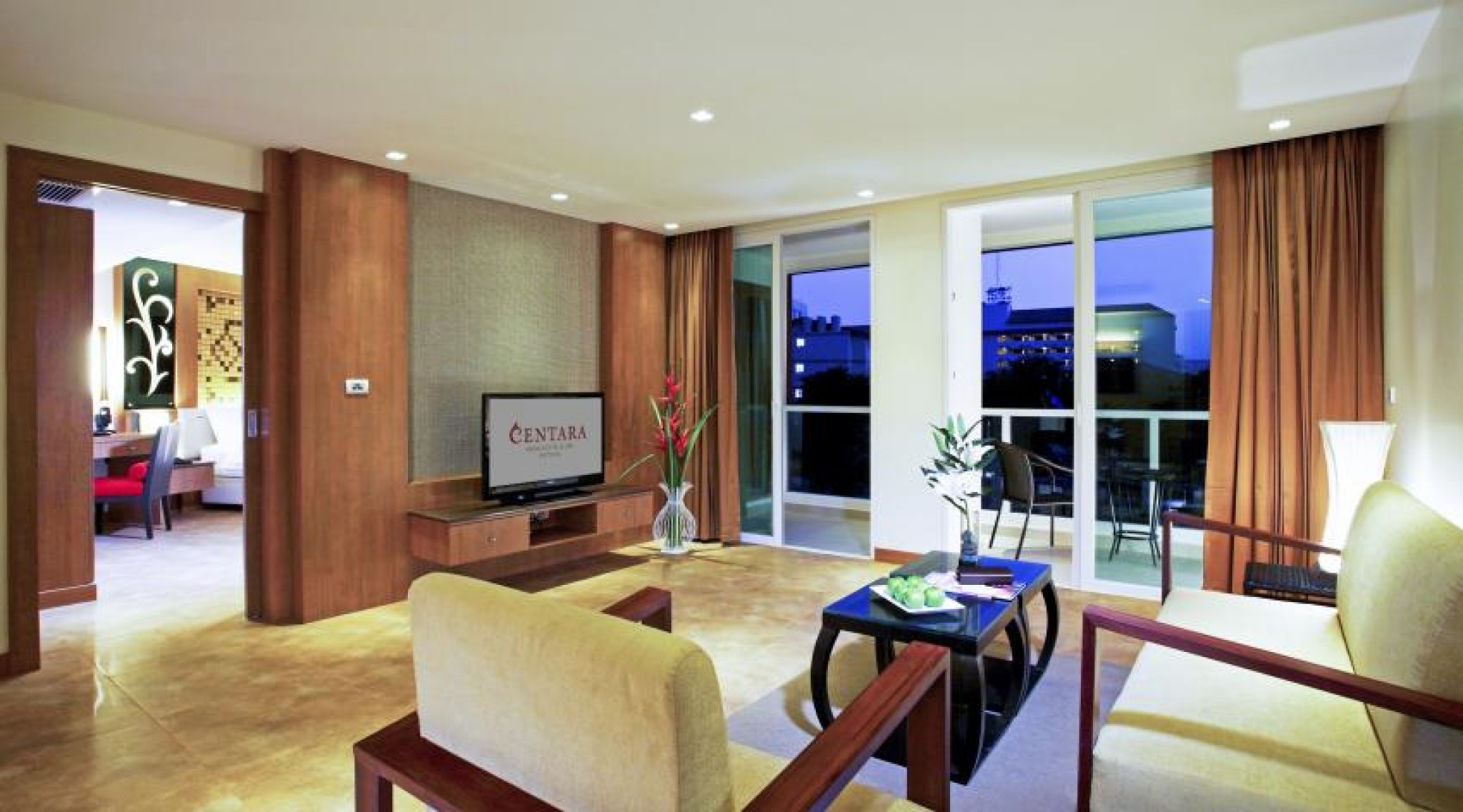 Suite Deluxe Pool View