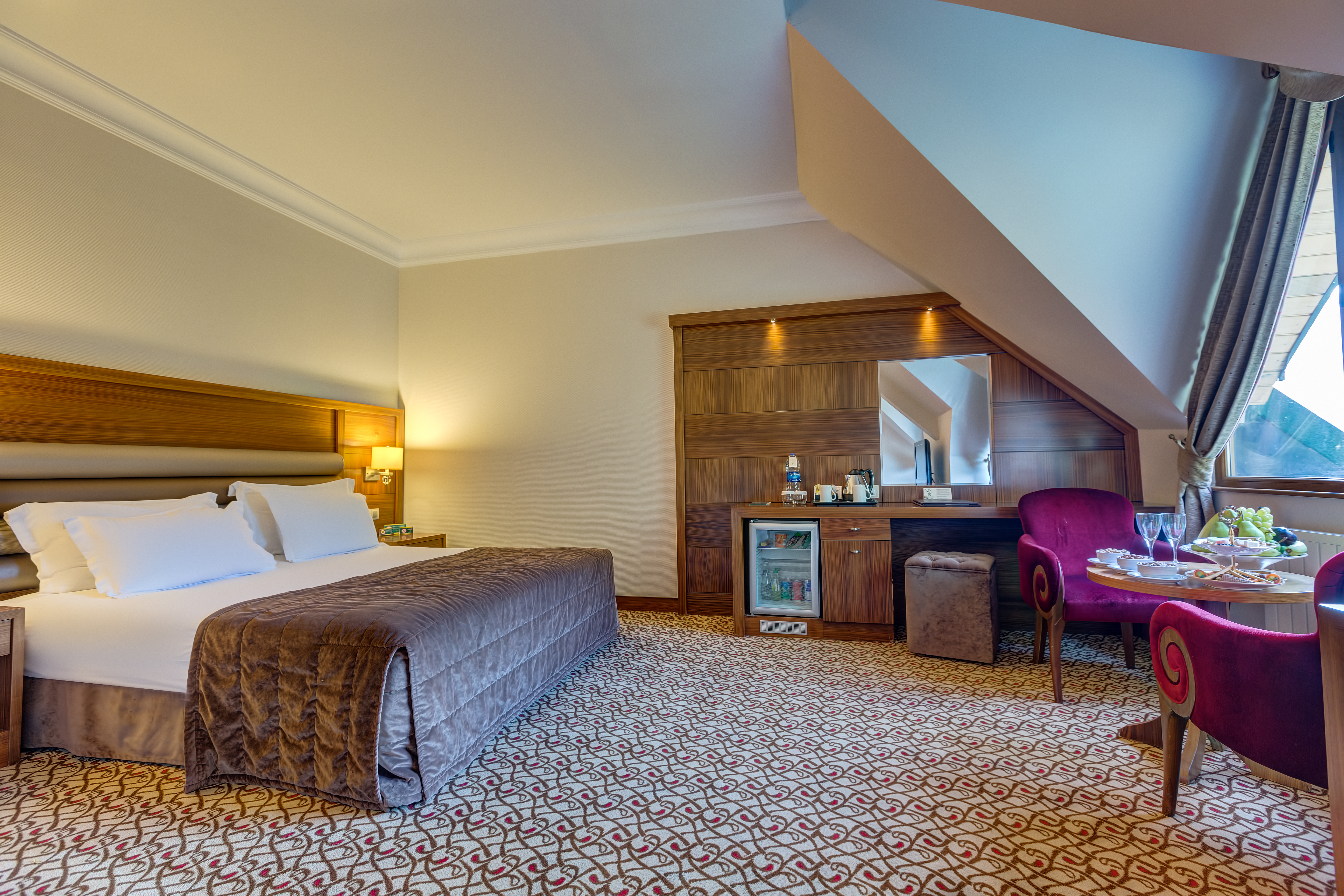 Single Deluxe Mountain View