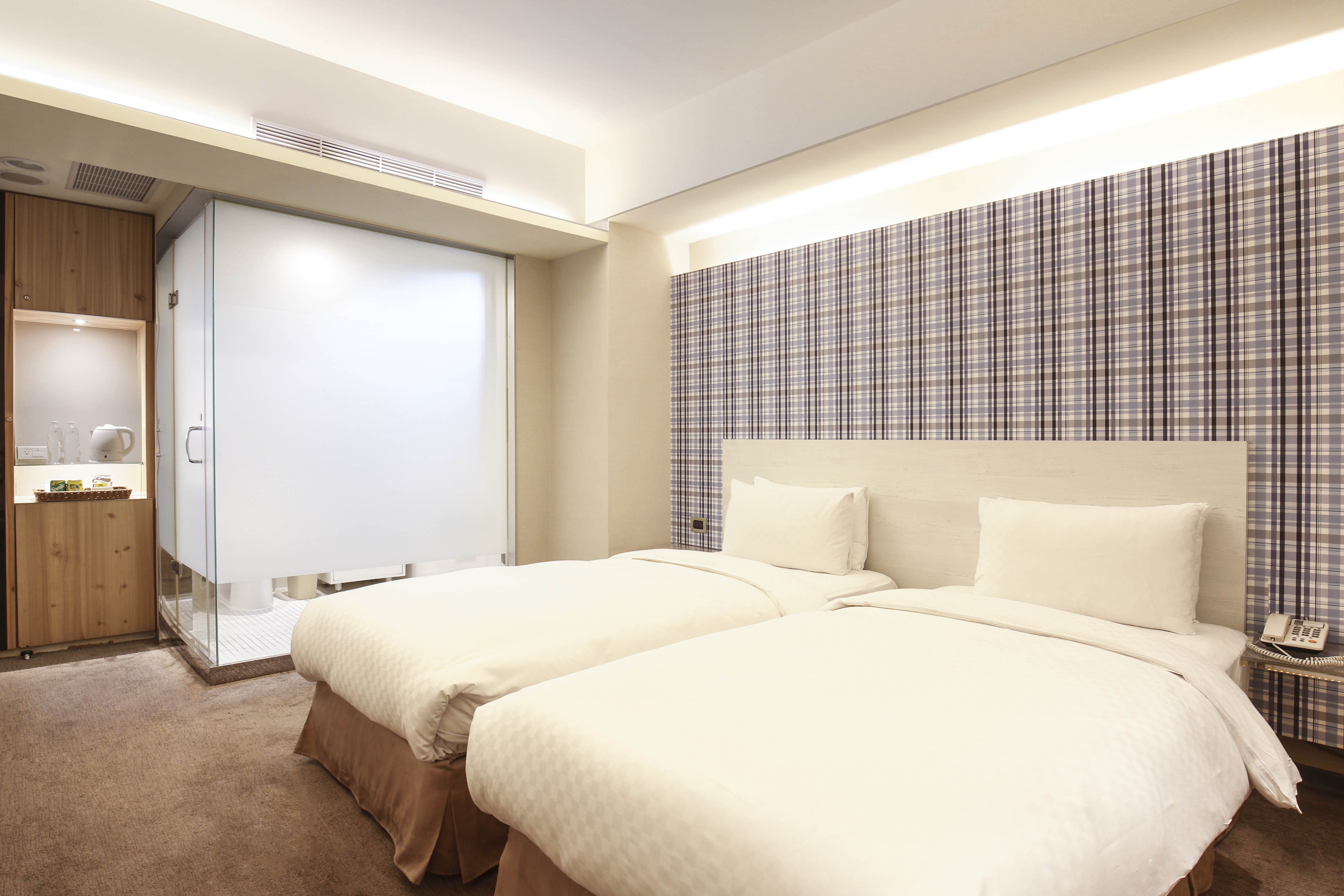 Double Deluxe King Bed