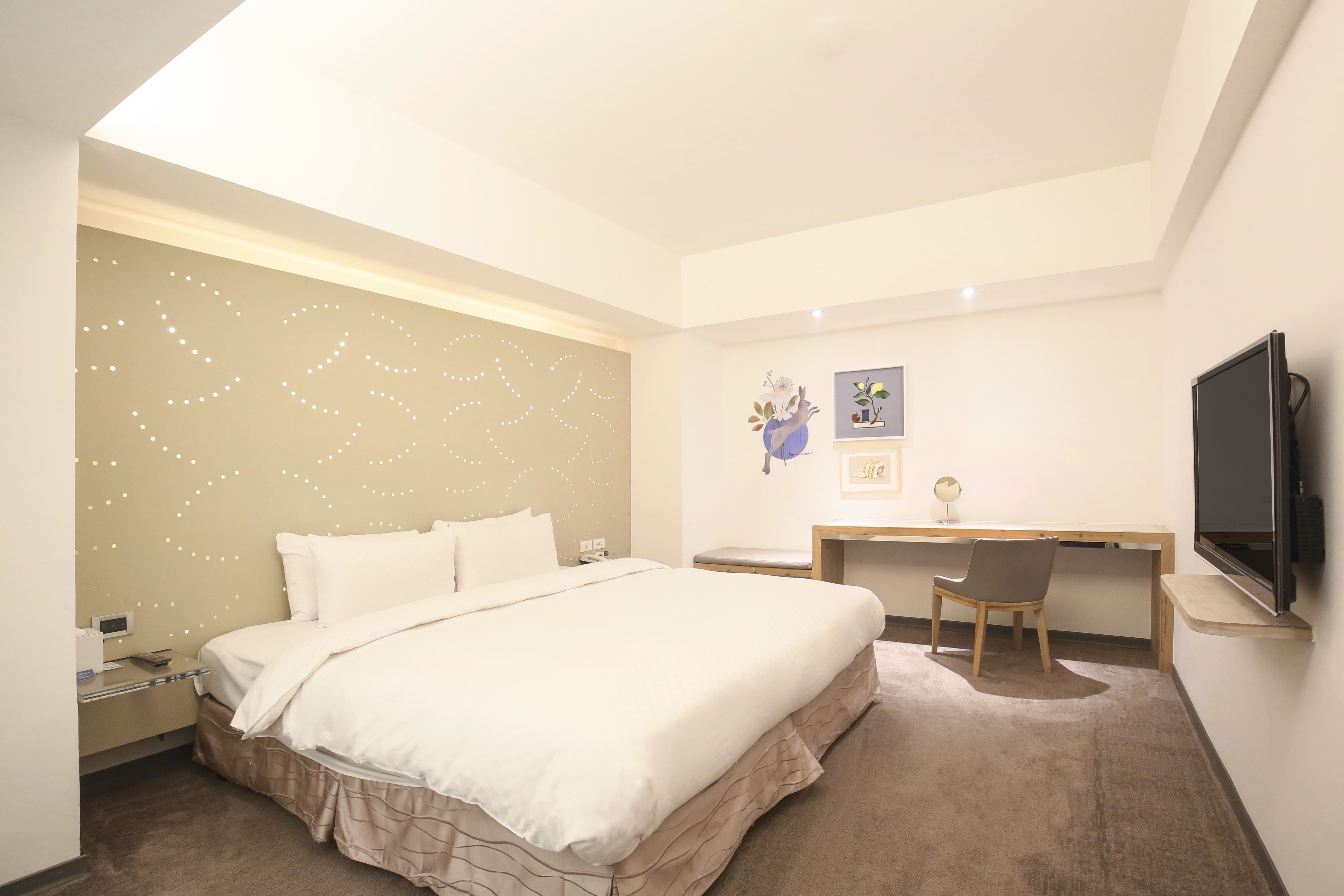 Double Deluxe King Bed