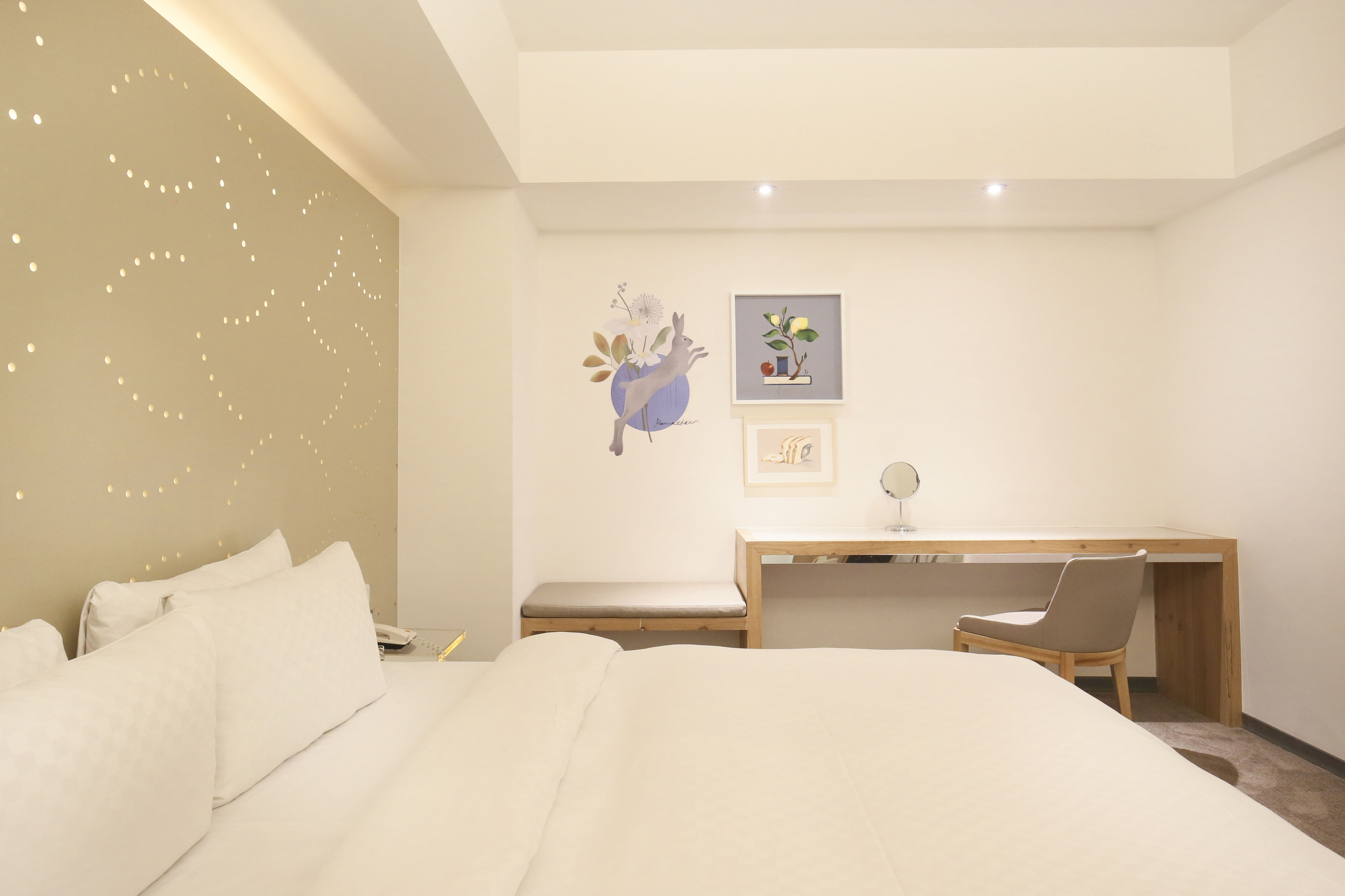 Double Deluxe King Bed