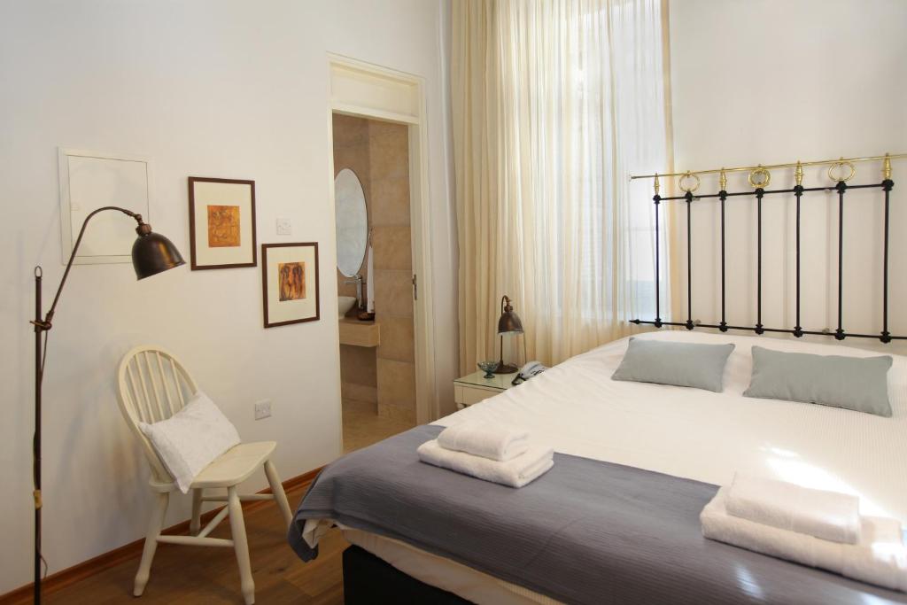 Double or Twin Standard