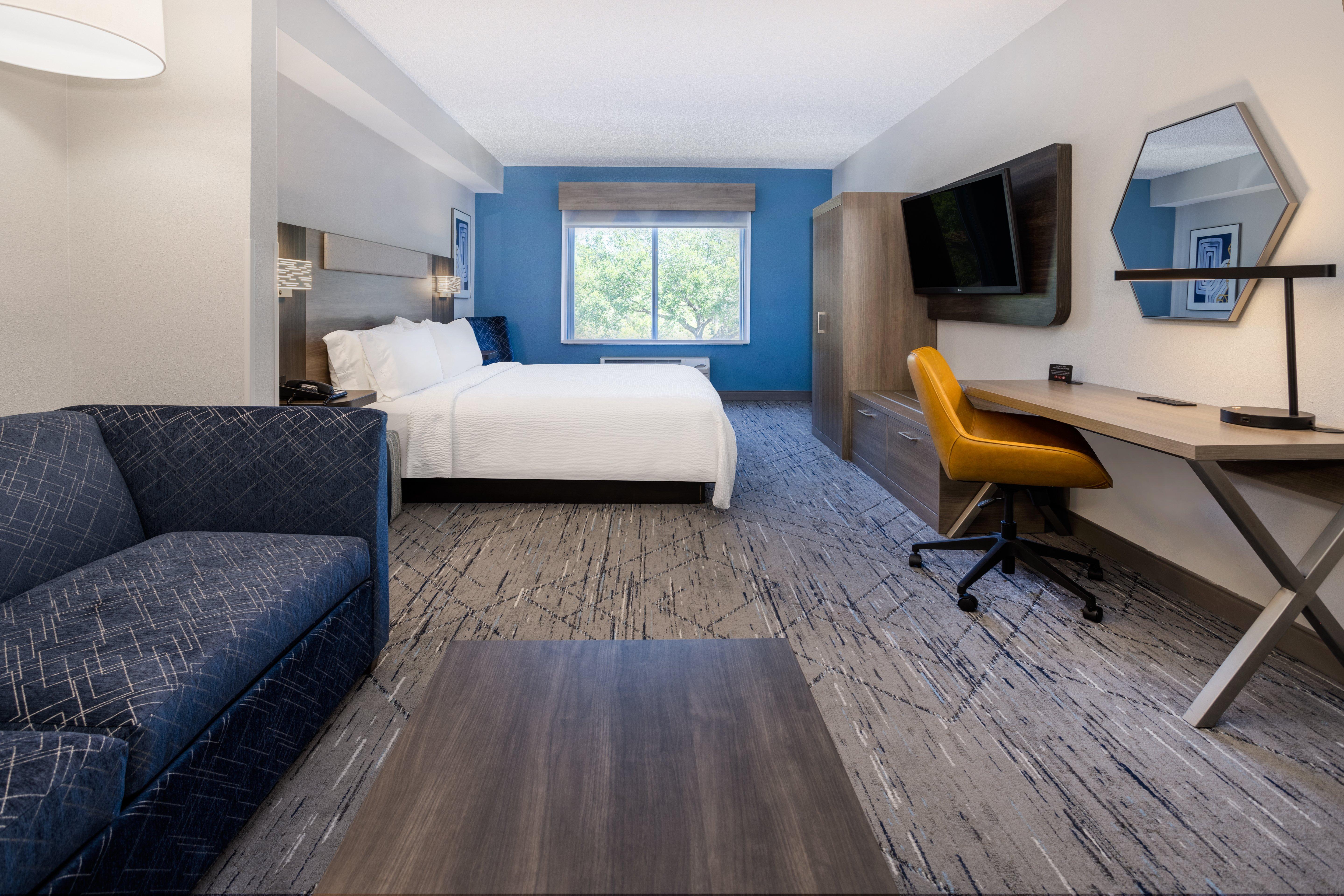 Suite Accessible King Size Bed