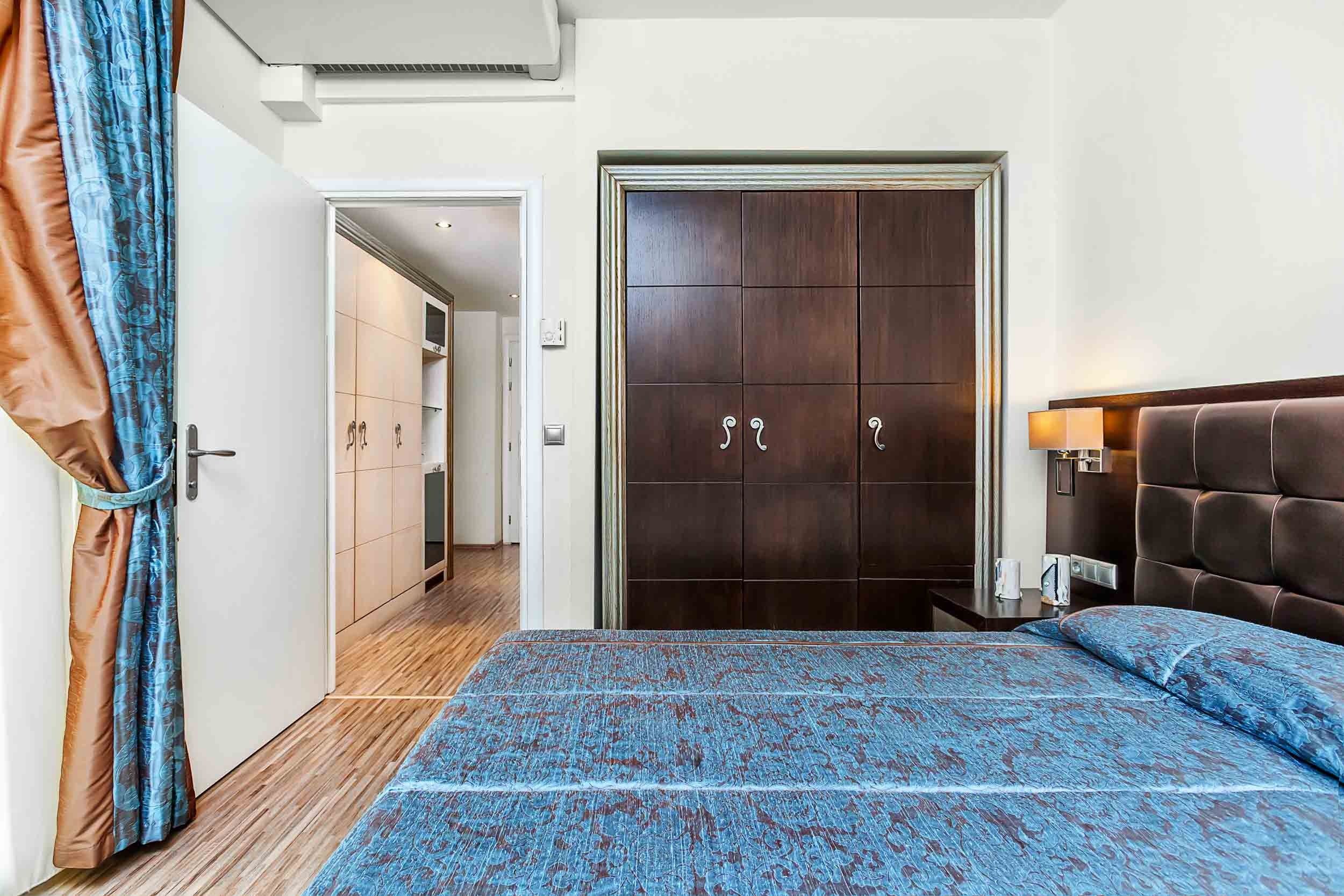 Family Room Garden View Two Bedrooms