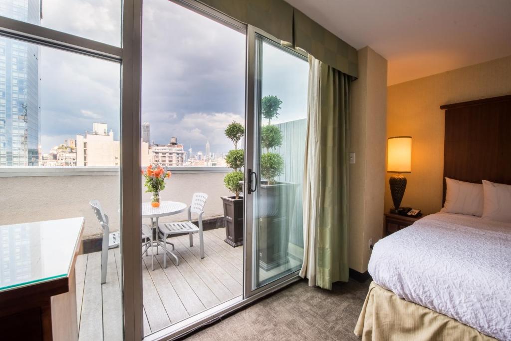 Suite King Size Bed