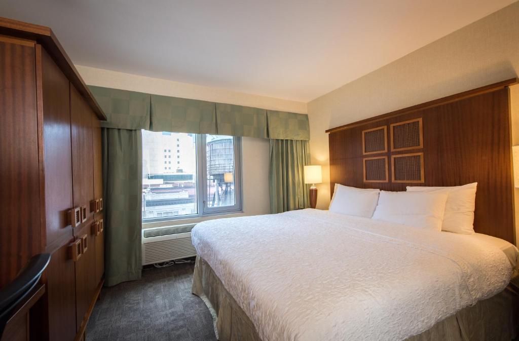 Room King Size Bed