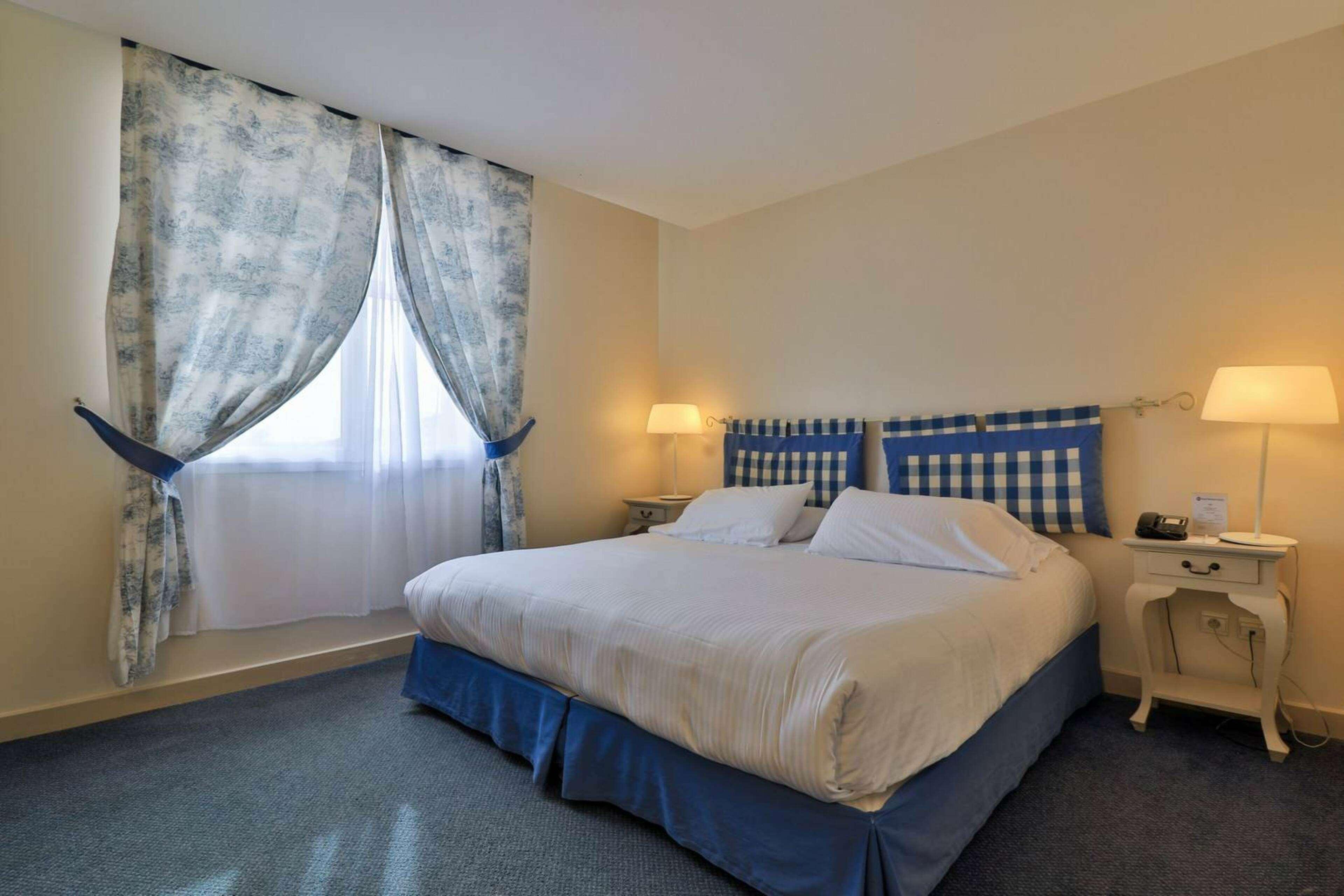 Double King Size Bed