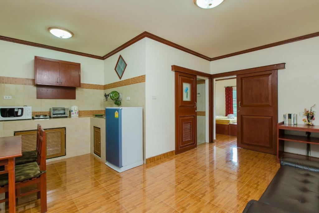 Apartment with Balcony