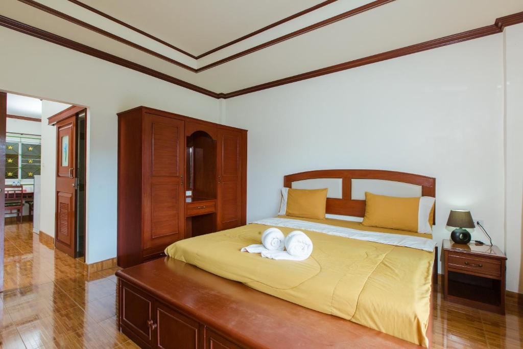 Apartment with Balcony