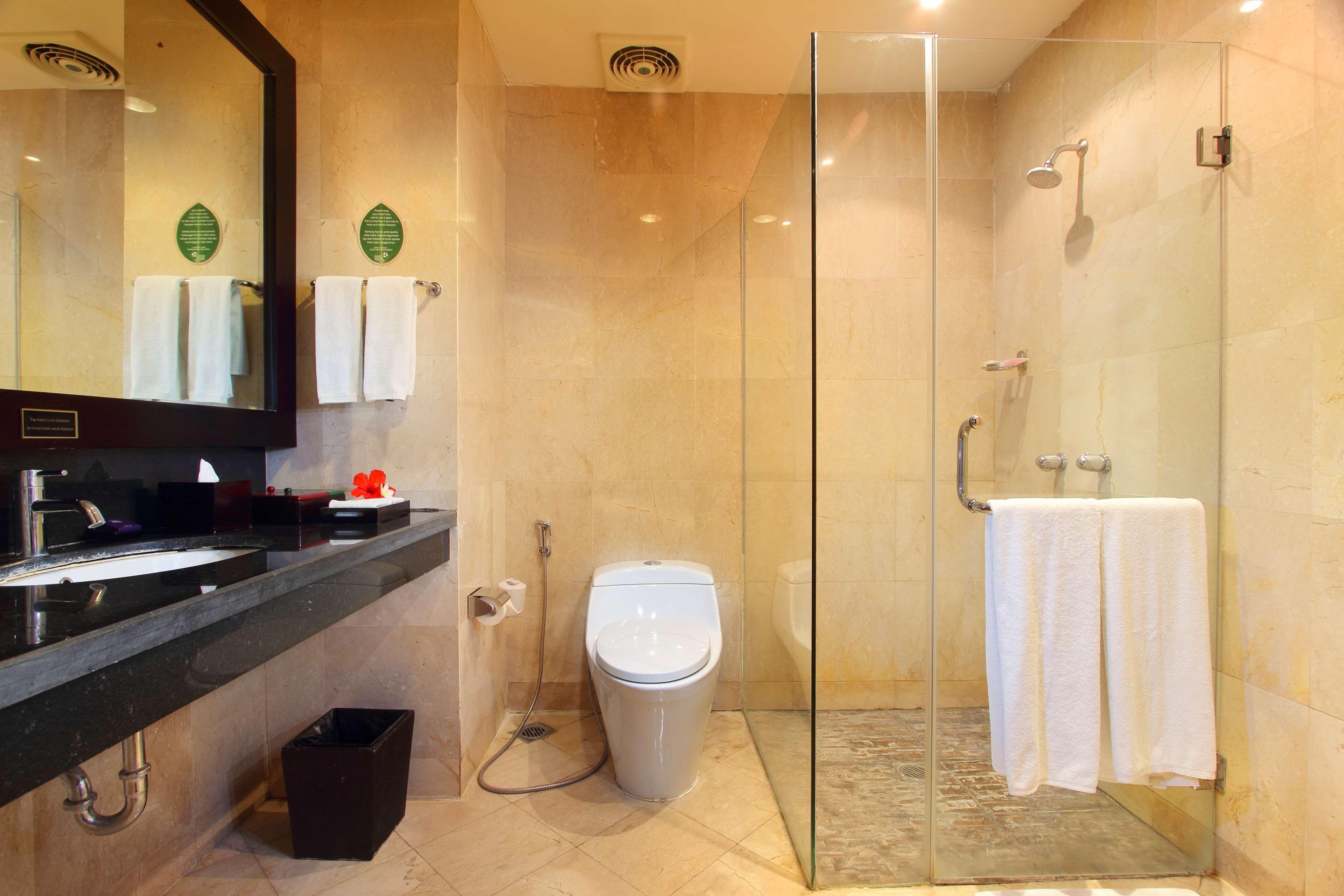 Twin Deluxe Pool View