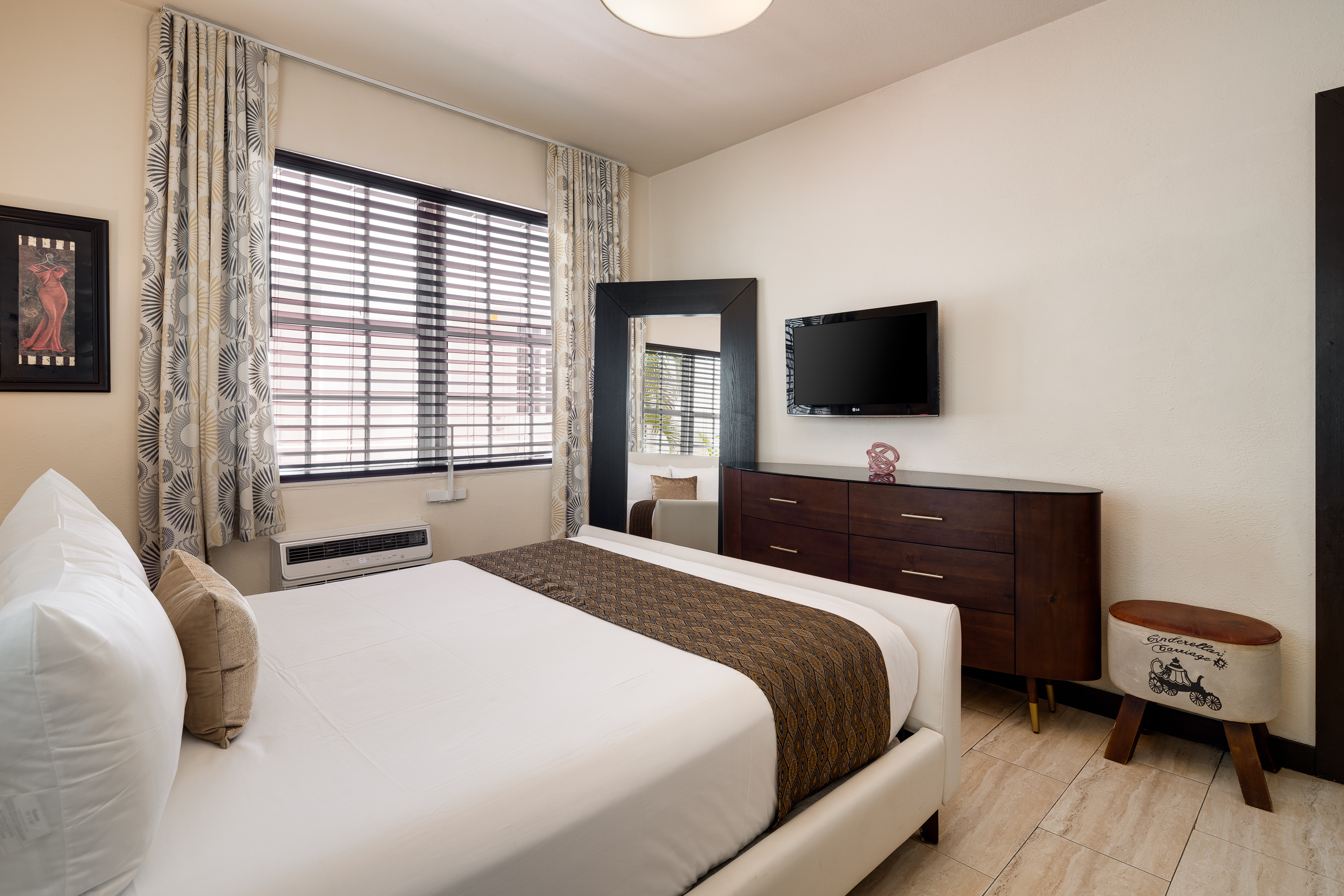 Suite Two Bedrooms One Bathroom